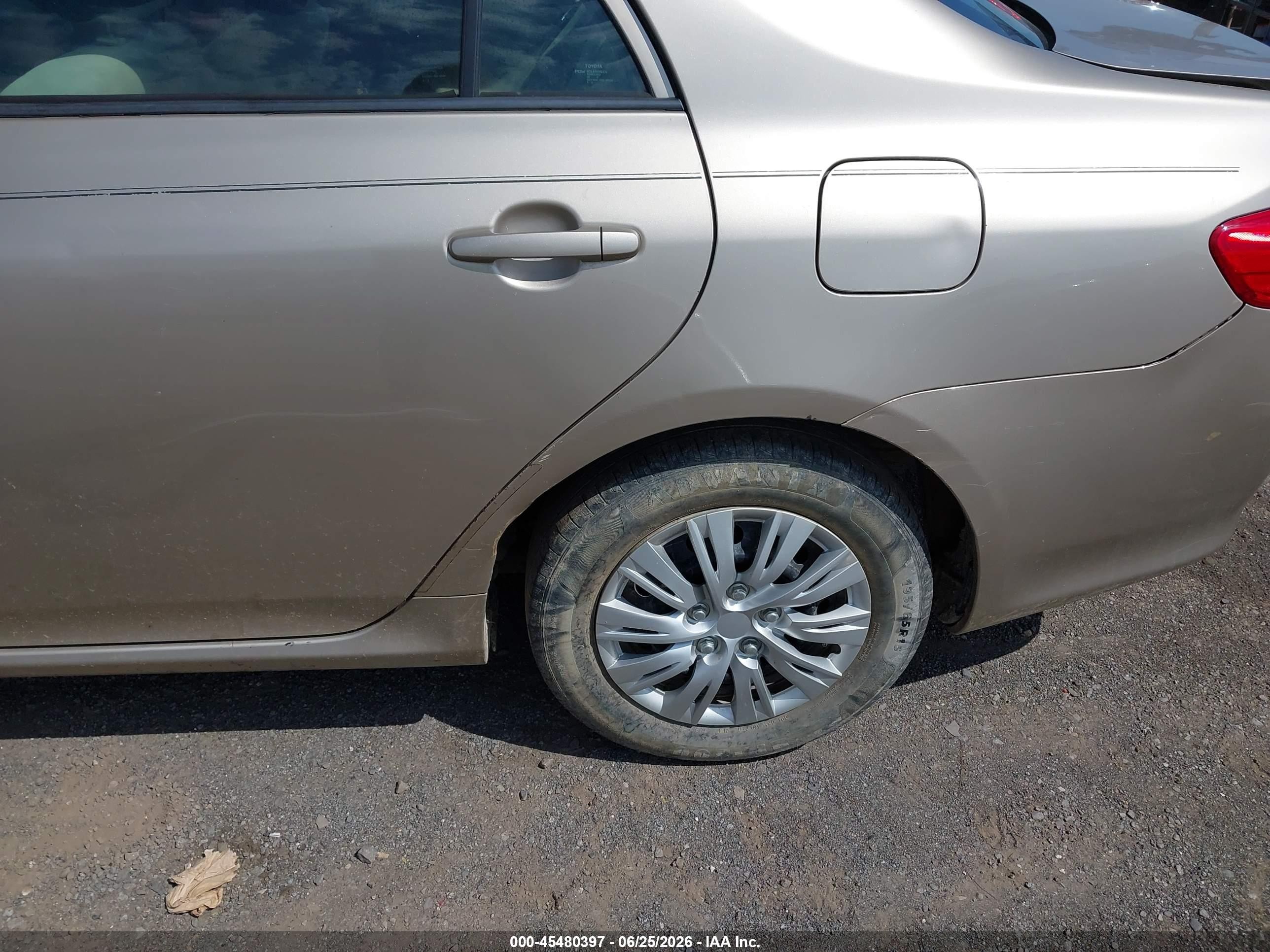 2010 Toyota Corolla Le Champagne vin: 2T1BU4EE2AC384847