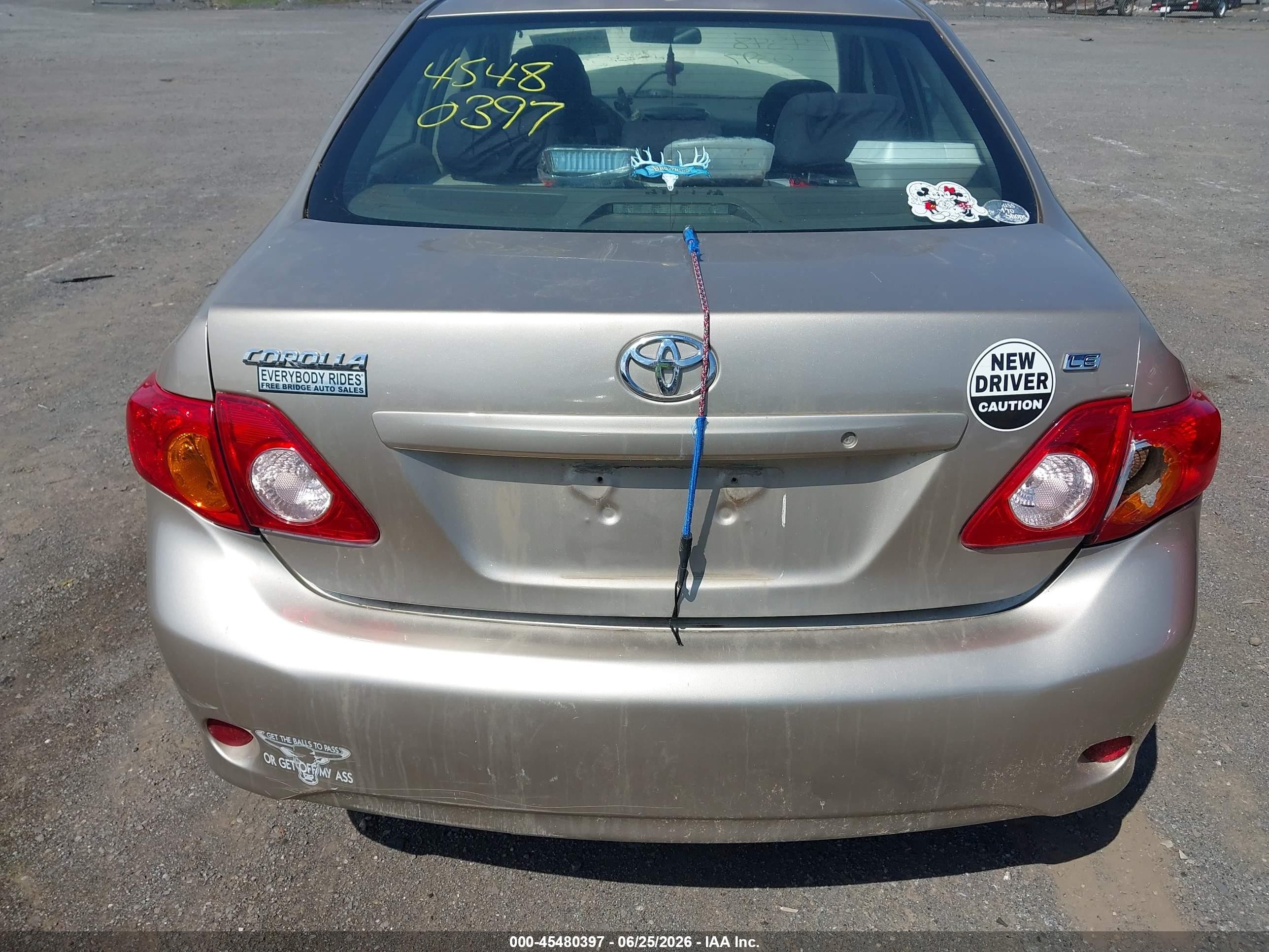 2010 Toyota Corolla Le Champagne vin: 2T1BU4EE2AC384847