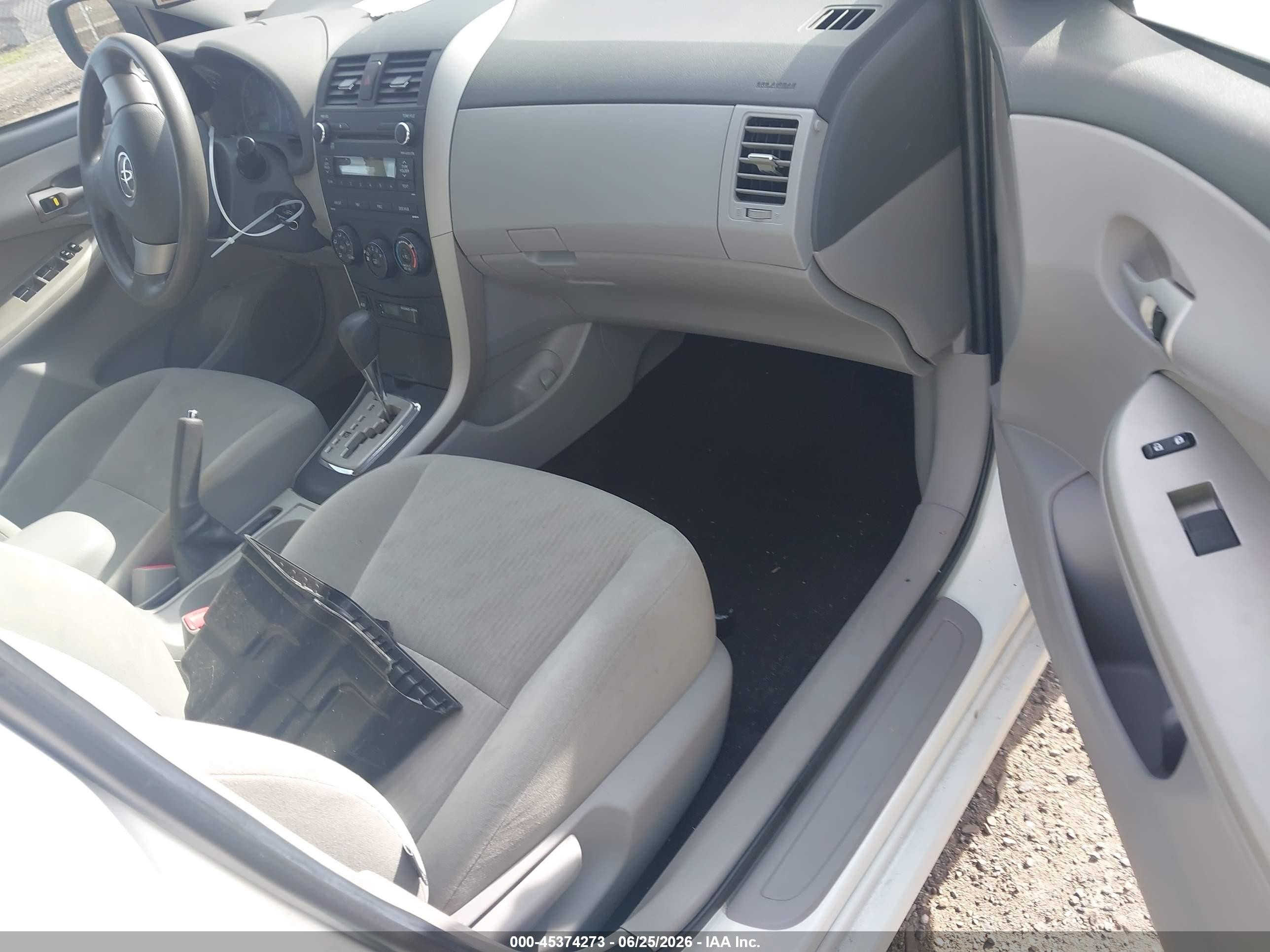 2010 Toyota Corolla Le White vin: 2T1BU4EE2AC398912
