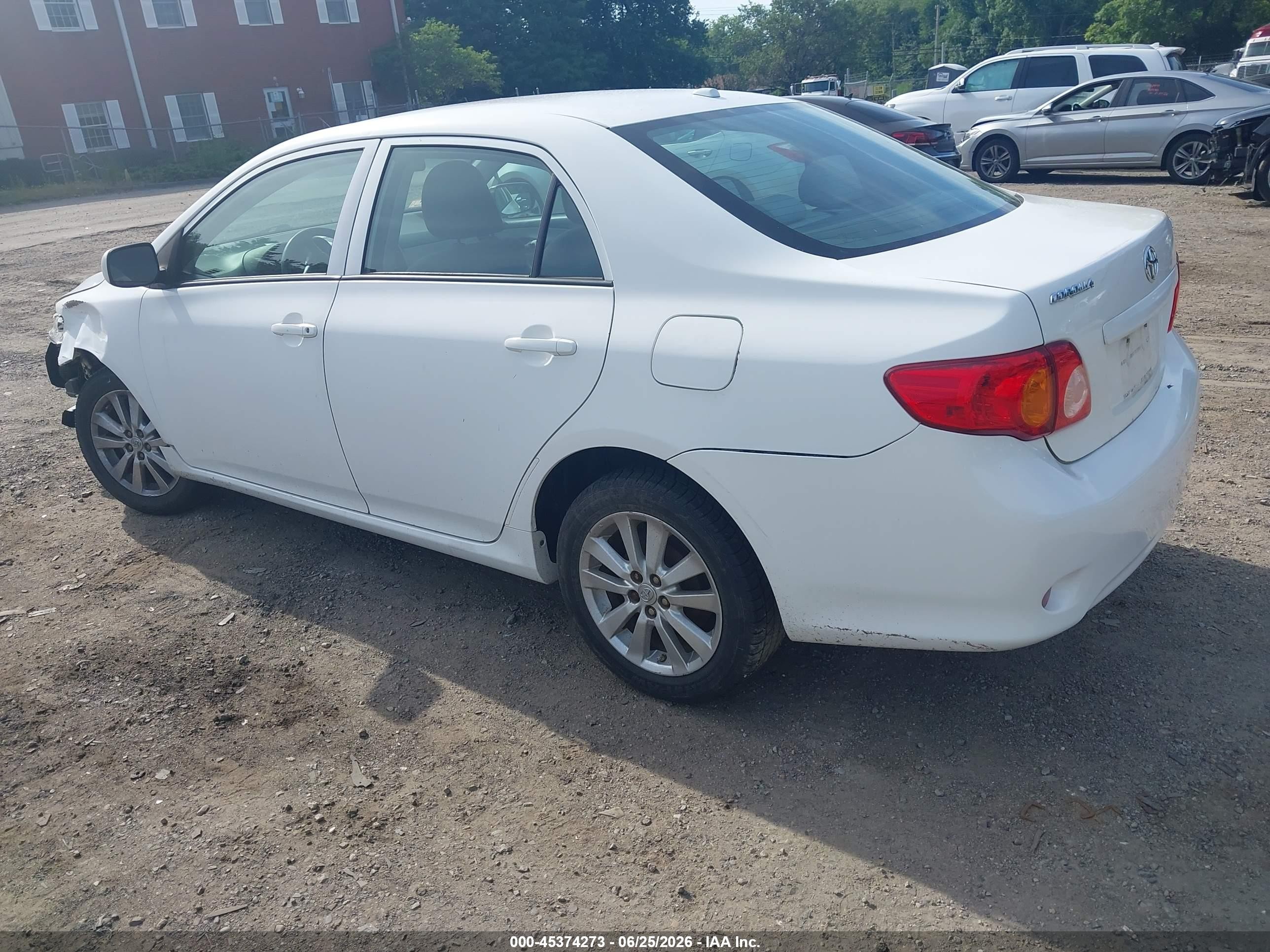 2010 Toyota Corolla Le White vin: 2T1BU4EE2AC398912