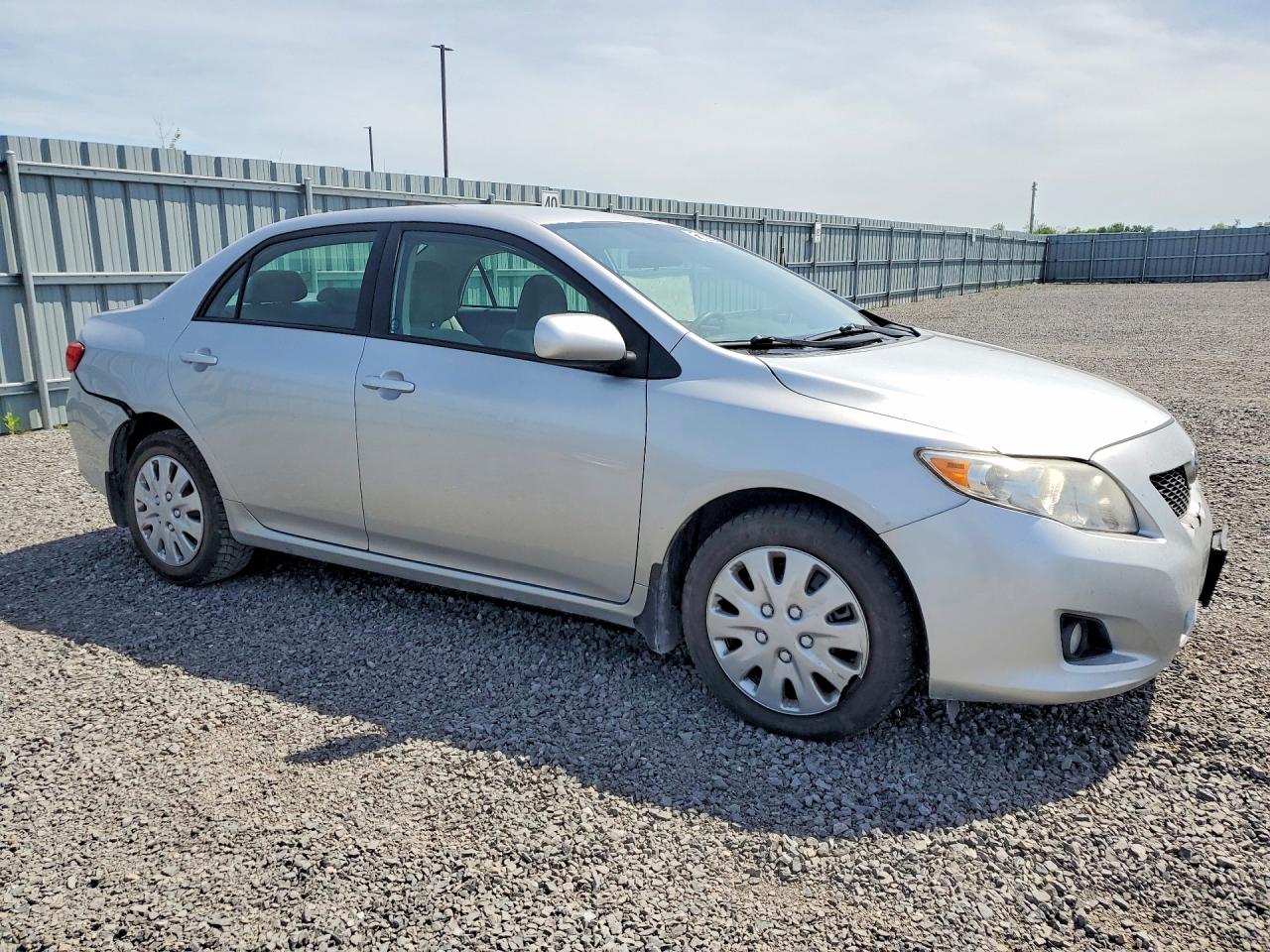 2010 Toyota Corolla Base Silver vin: 2T1BU4EE2AC401968