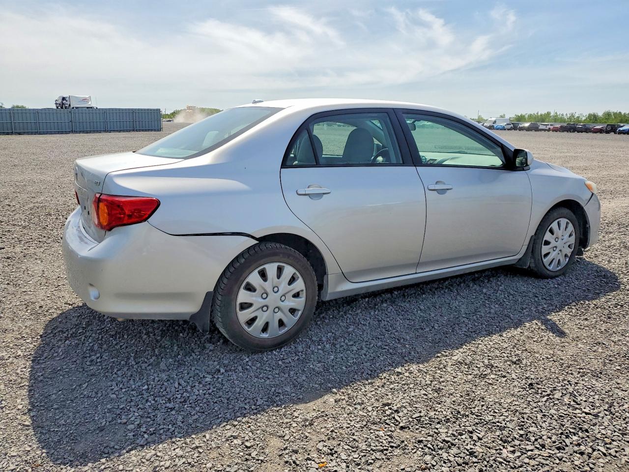 2010 Toyota Corolla Base Silver vin: 2T1BU4EE2AC401968