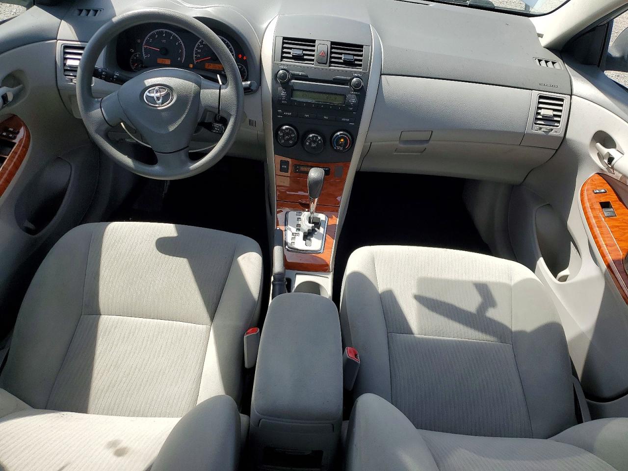 2010 Toyota Corolla Base Silver vin: 2T1BU4EE2AC401968