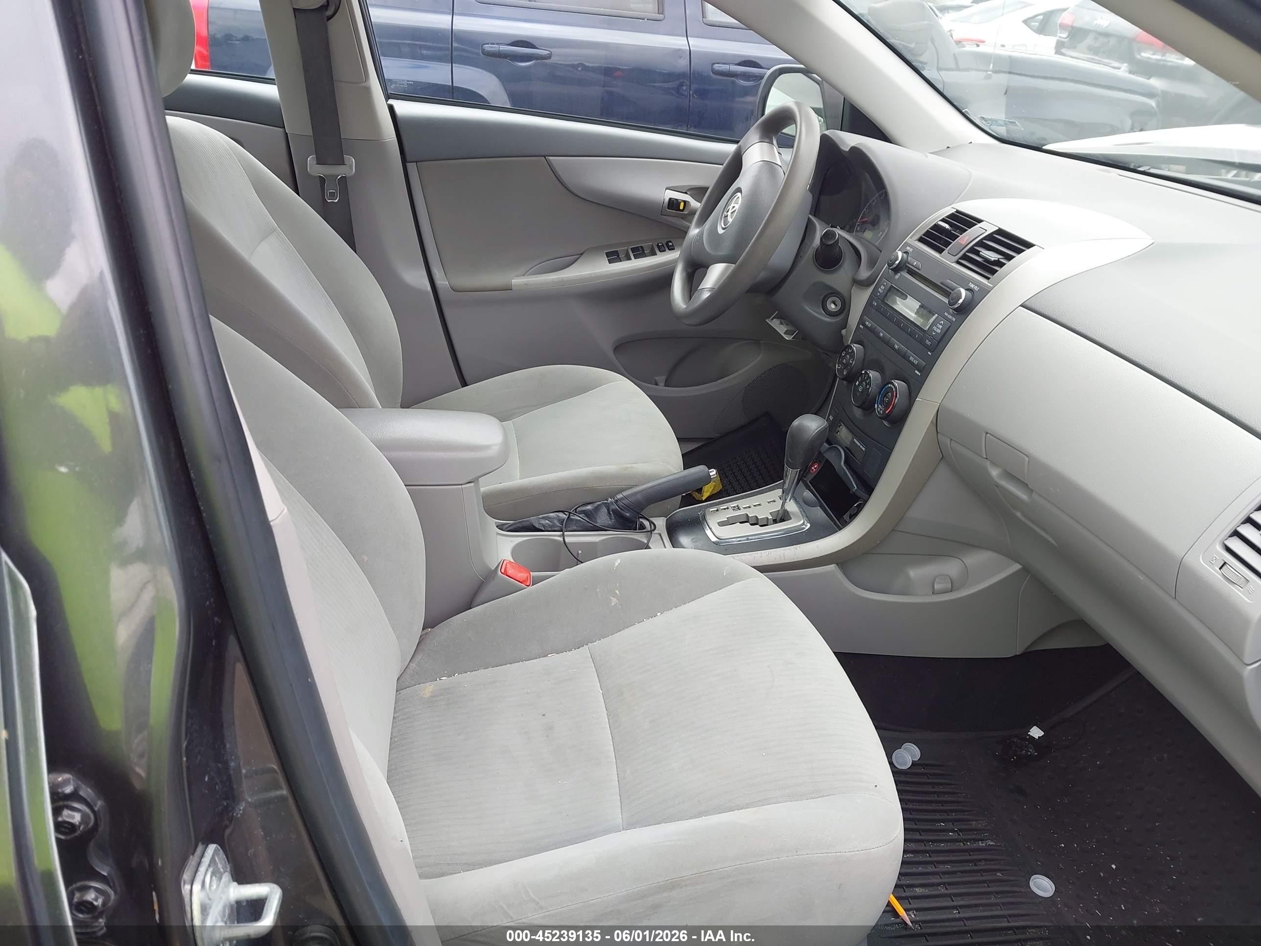 2010 Toyota Corolla Le Gray vin: 2T1BU4EE2AC414283