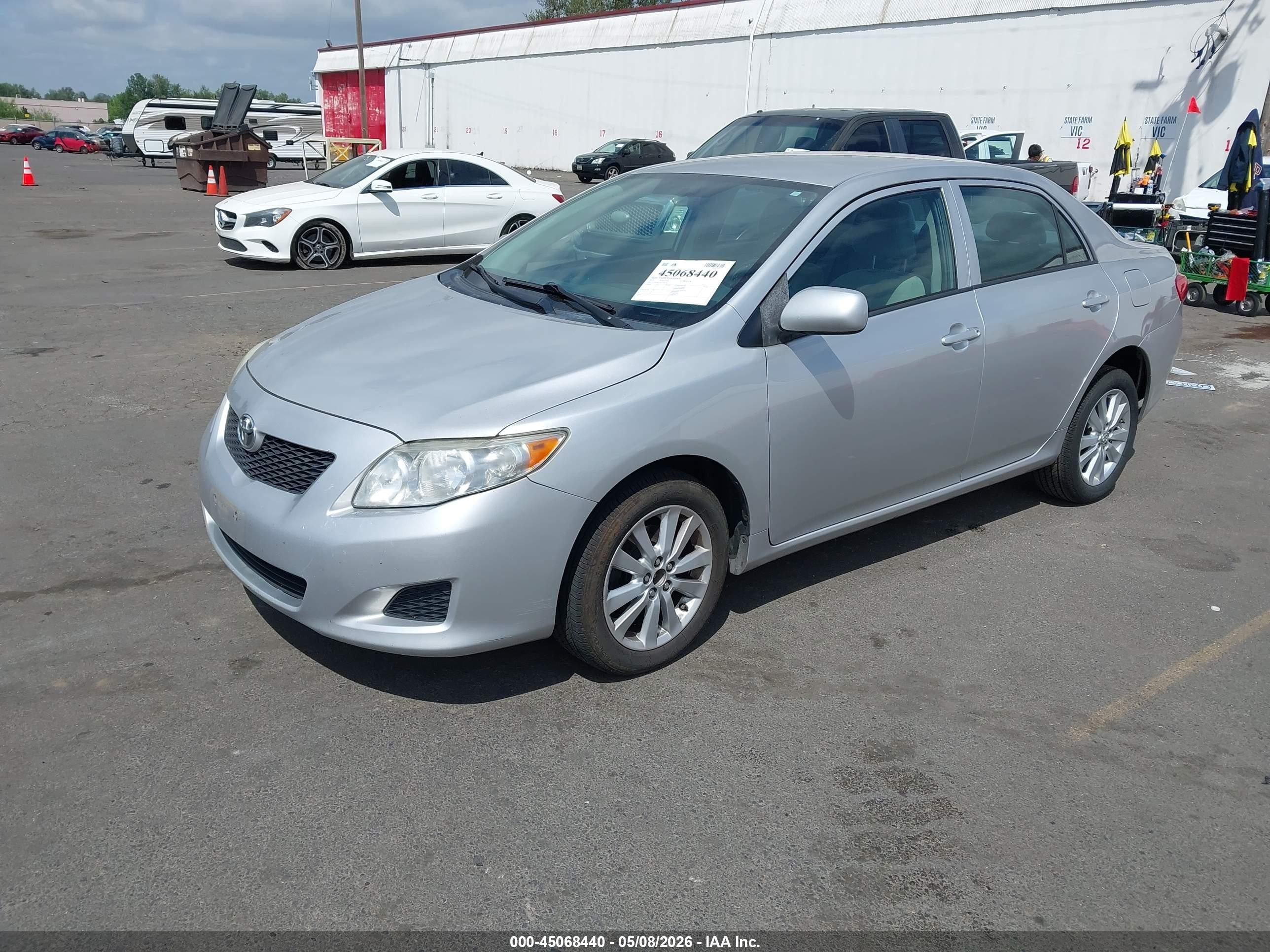 2010 Toyota Corolla Le Silver vin: 2T1BU4EE2AC424358