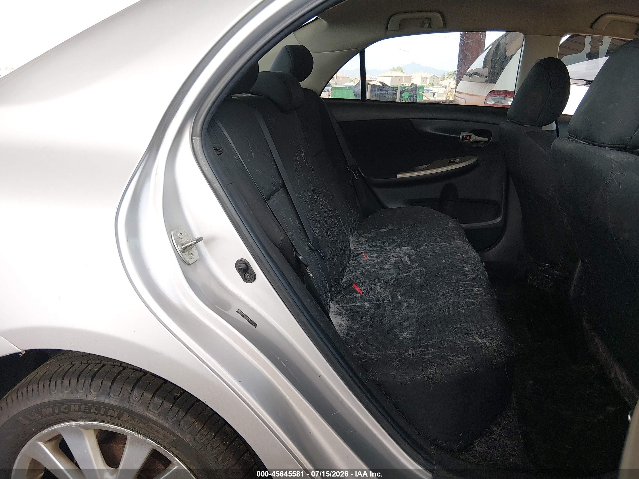 2010 Toyota Corolla S Серебряный vin: 2T1BU4EE2AC441001