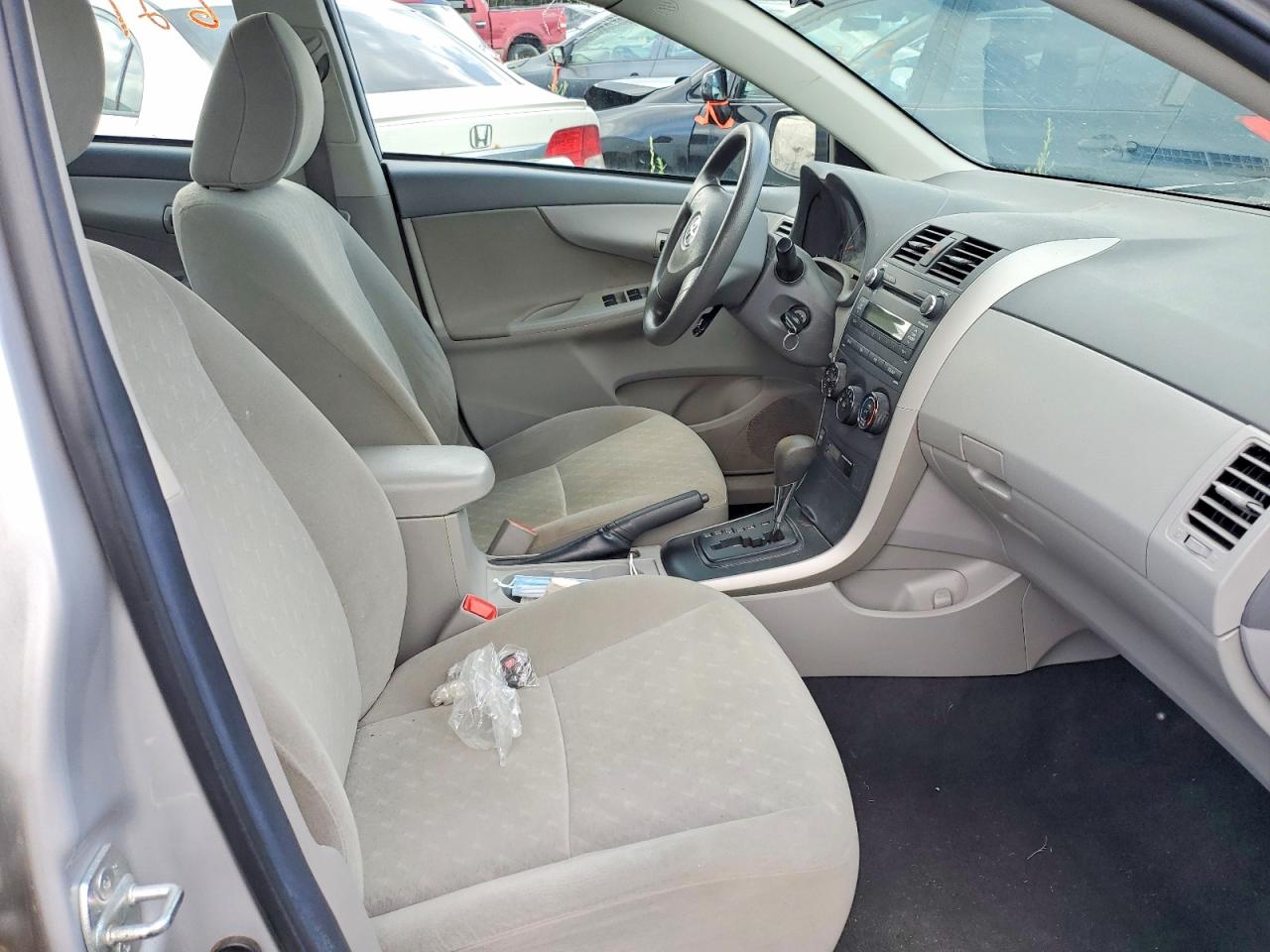 2010 Toyota Corolla Base Silver vin: 2T1BU4EE2AC441080