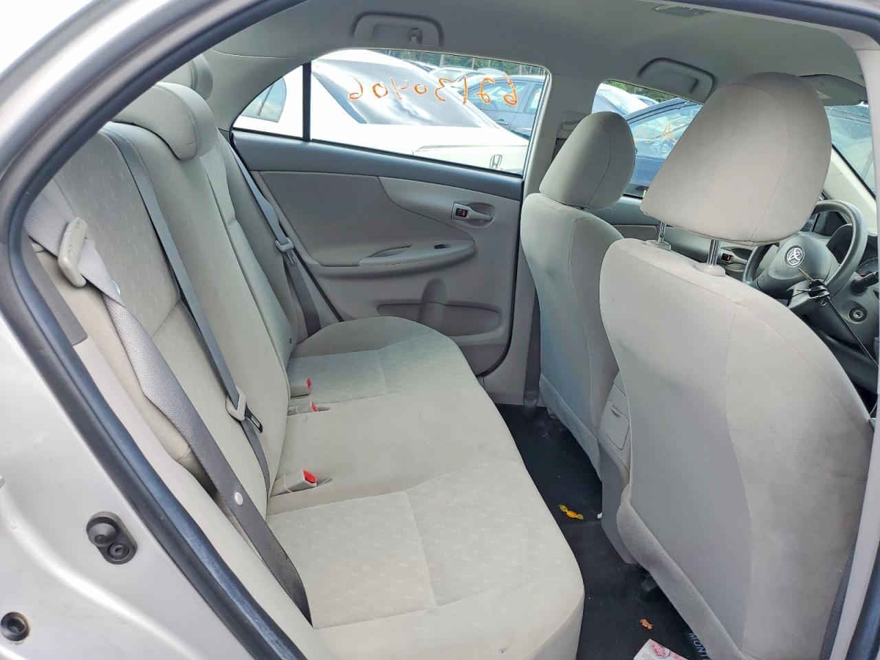 2010 Toyota Corolla Base Silver vin: 2T1BU4EE2AC441080