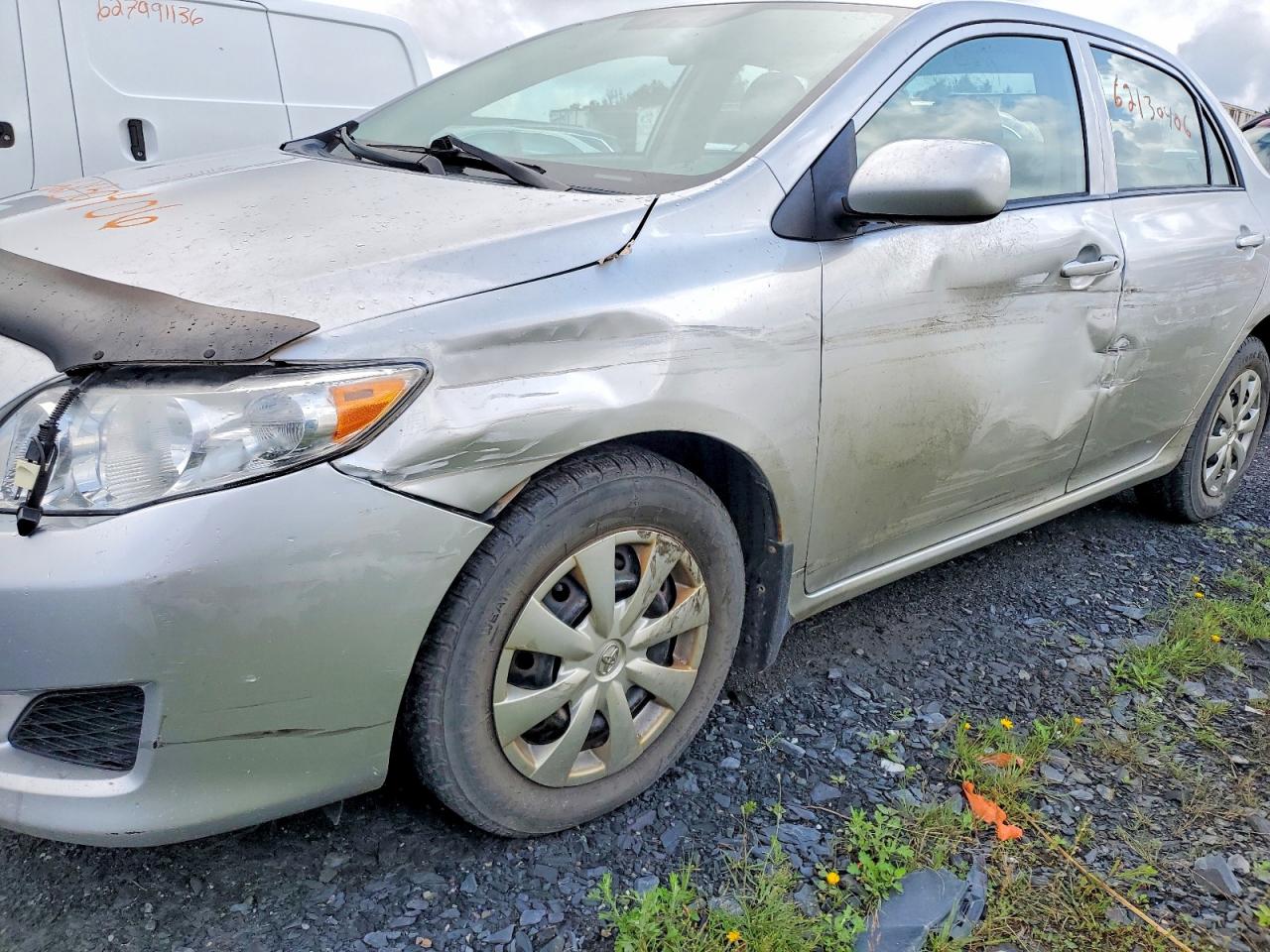 2010 Toyota Corolla Base Silver vin: 2T1BU4EE2AC441080