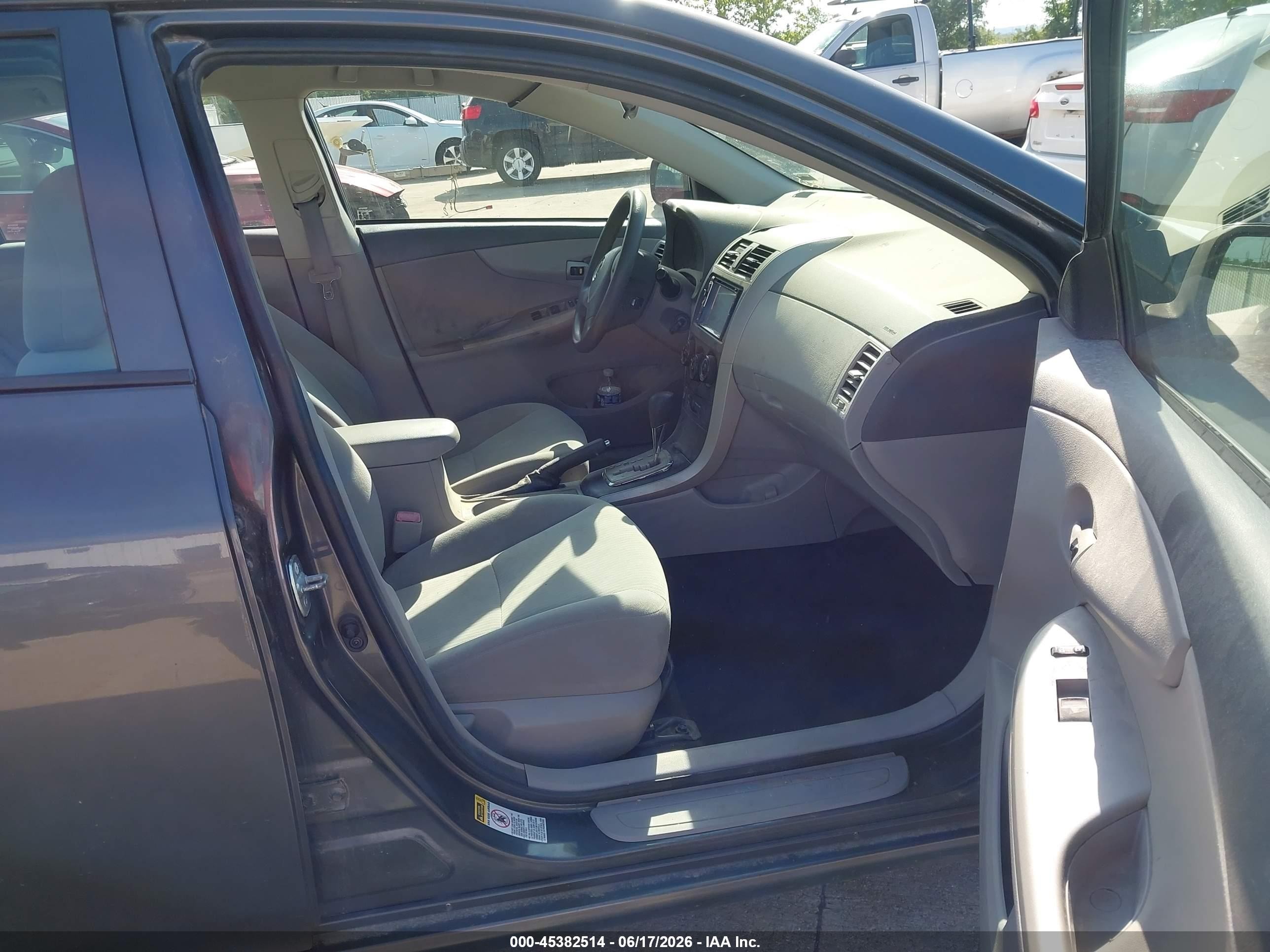 2010 Toyota Corolla Le Gray vin: 2T1BU4EE2AC443086