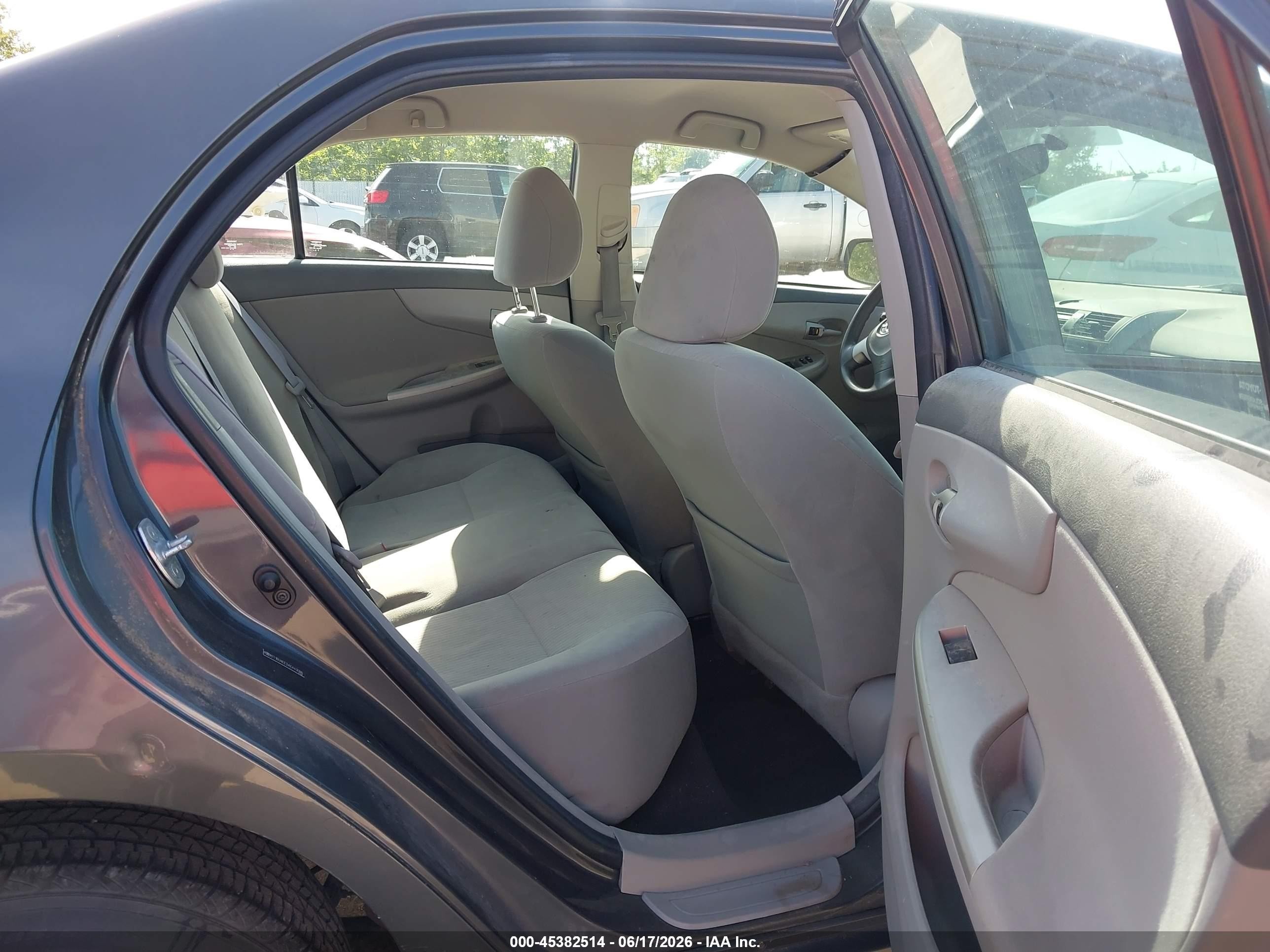 2010 Toyota Corolla Le Gray vin: 2T1BU4EE2AC443086