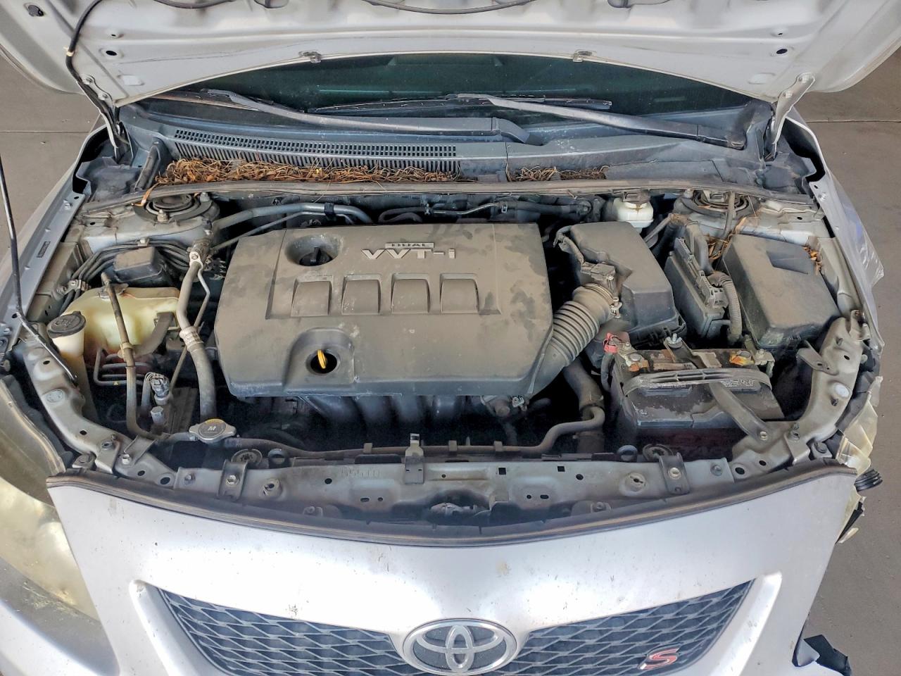 2010 Toyota Corolla S Silver vin: 2T1BU4EE2AC521964