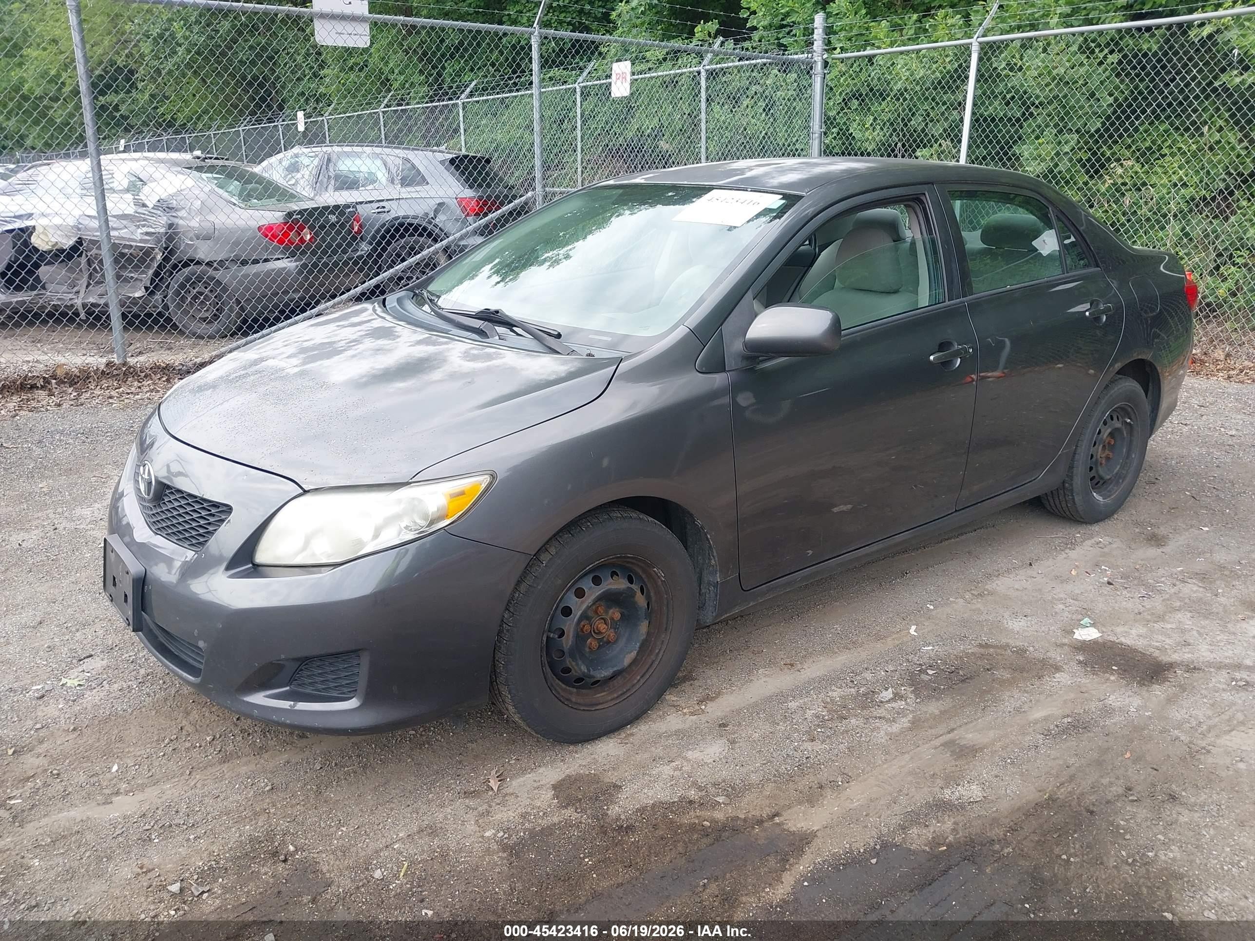 2010 Toyota Corolla Le Gray vin: 2T1BU4EE2AC530082