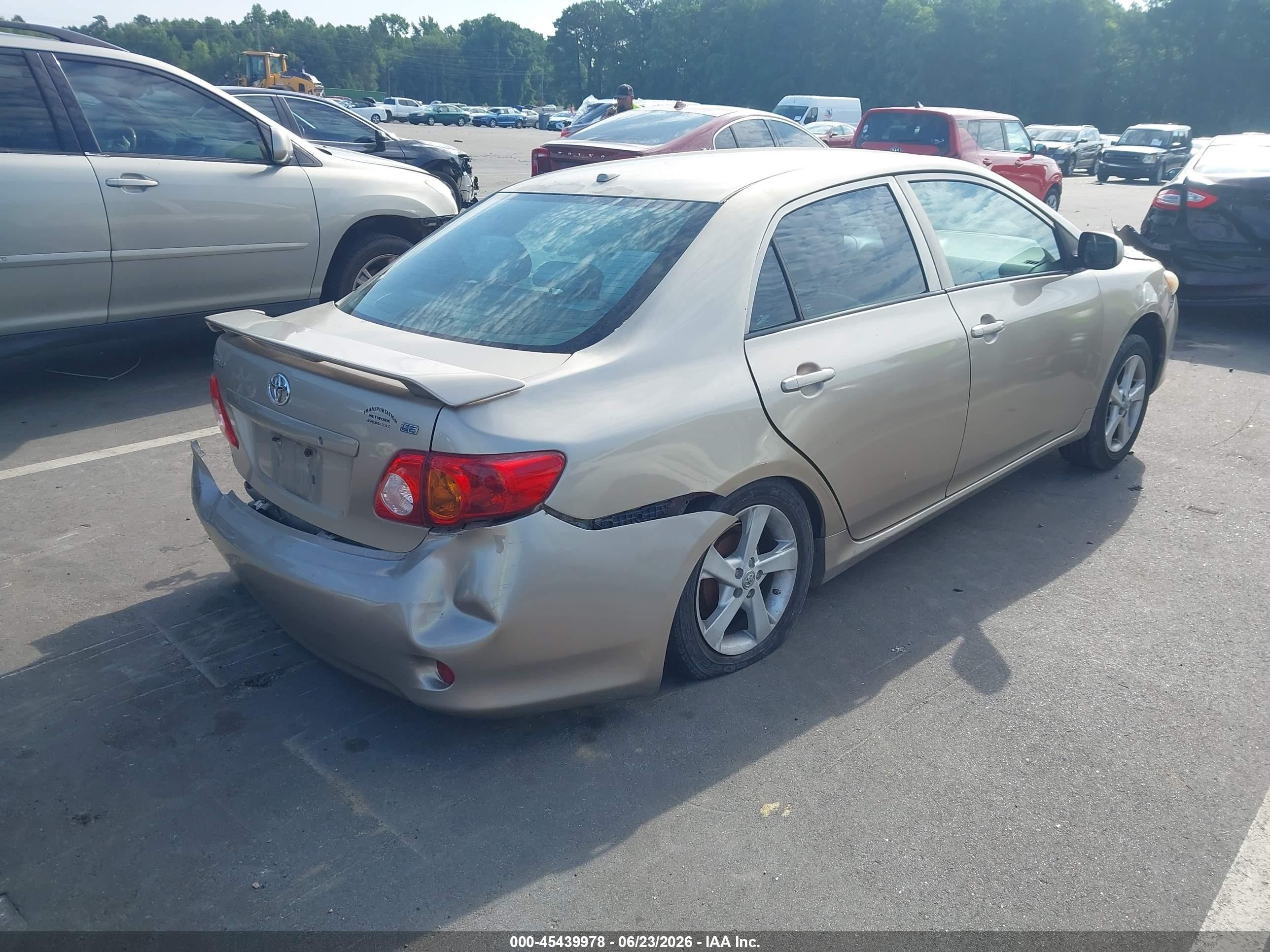 2010 Toyota Corolla Le Gold vin: 2T1BU4EE2AC530132
