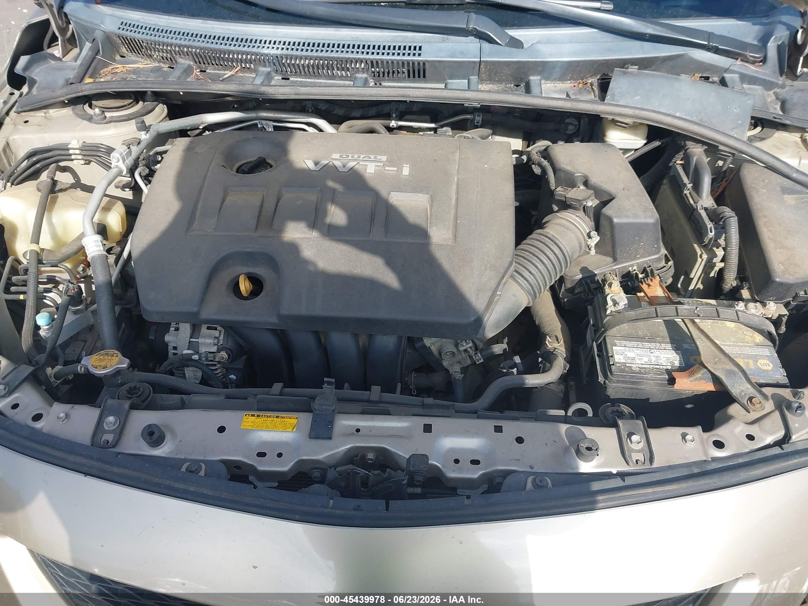 2010 Toyota Corolla Le Gold vin: 2T1BU4EE2AC530132