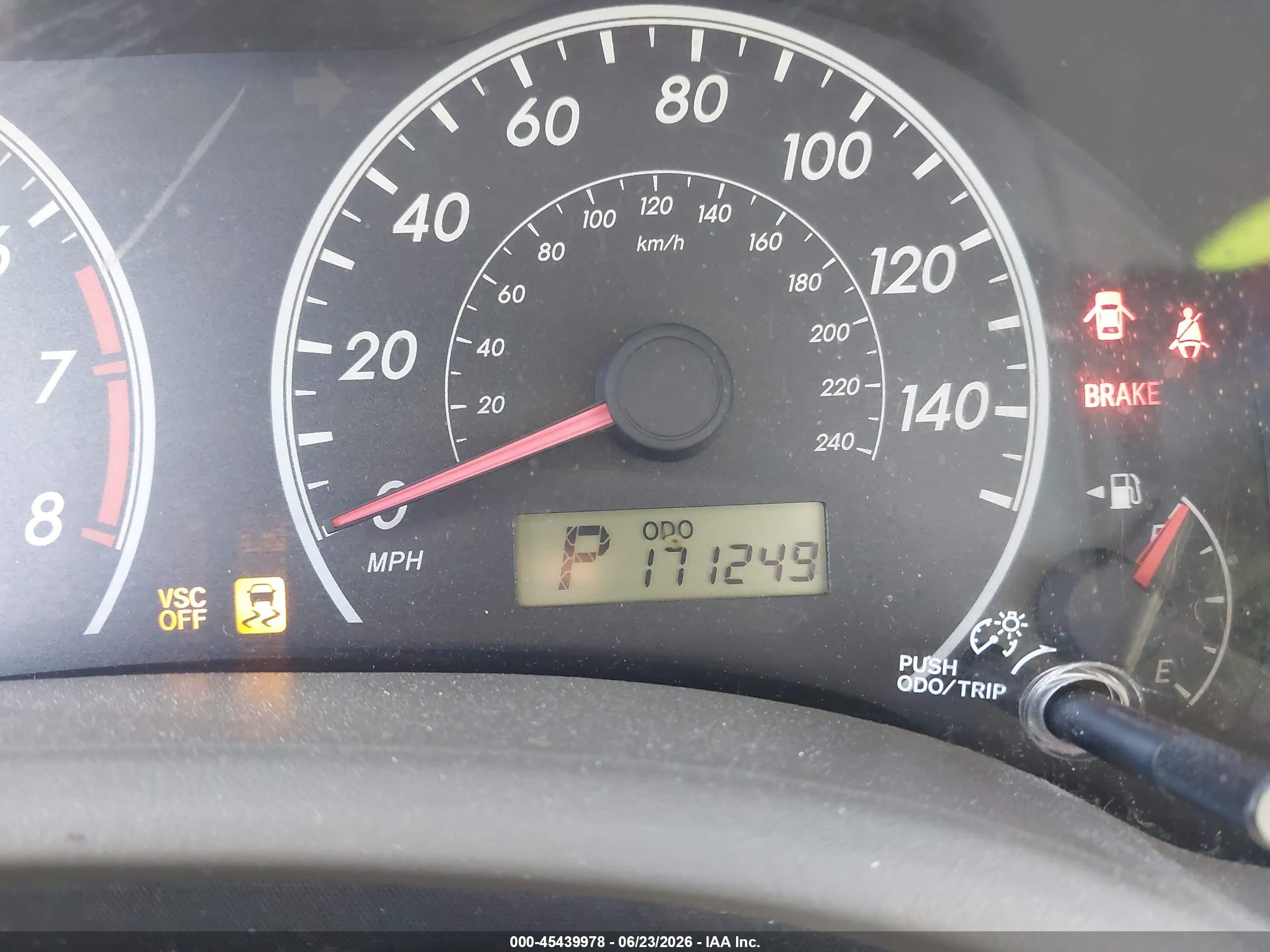 2010 Toyota Corolla Le Gold vin: 2T1BU4EE2AC530132