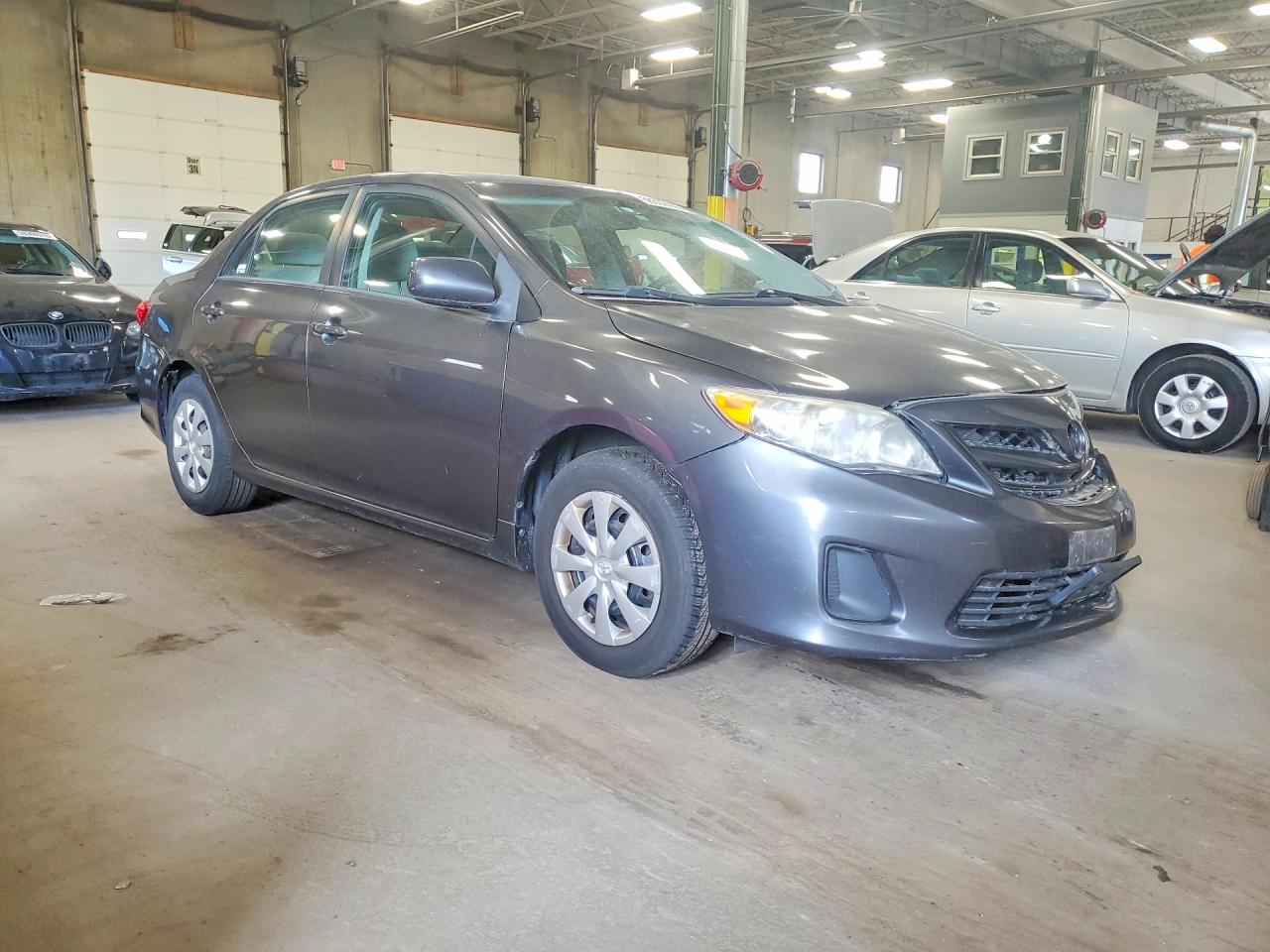 2011 Toyota Corolla Le Серый vin: 2T1BU4EE2BC543125