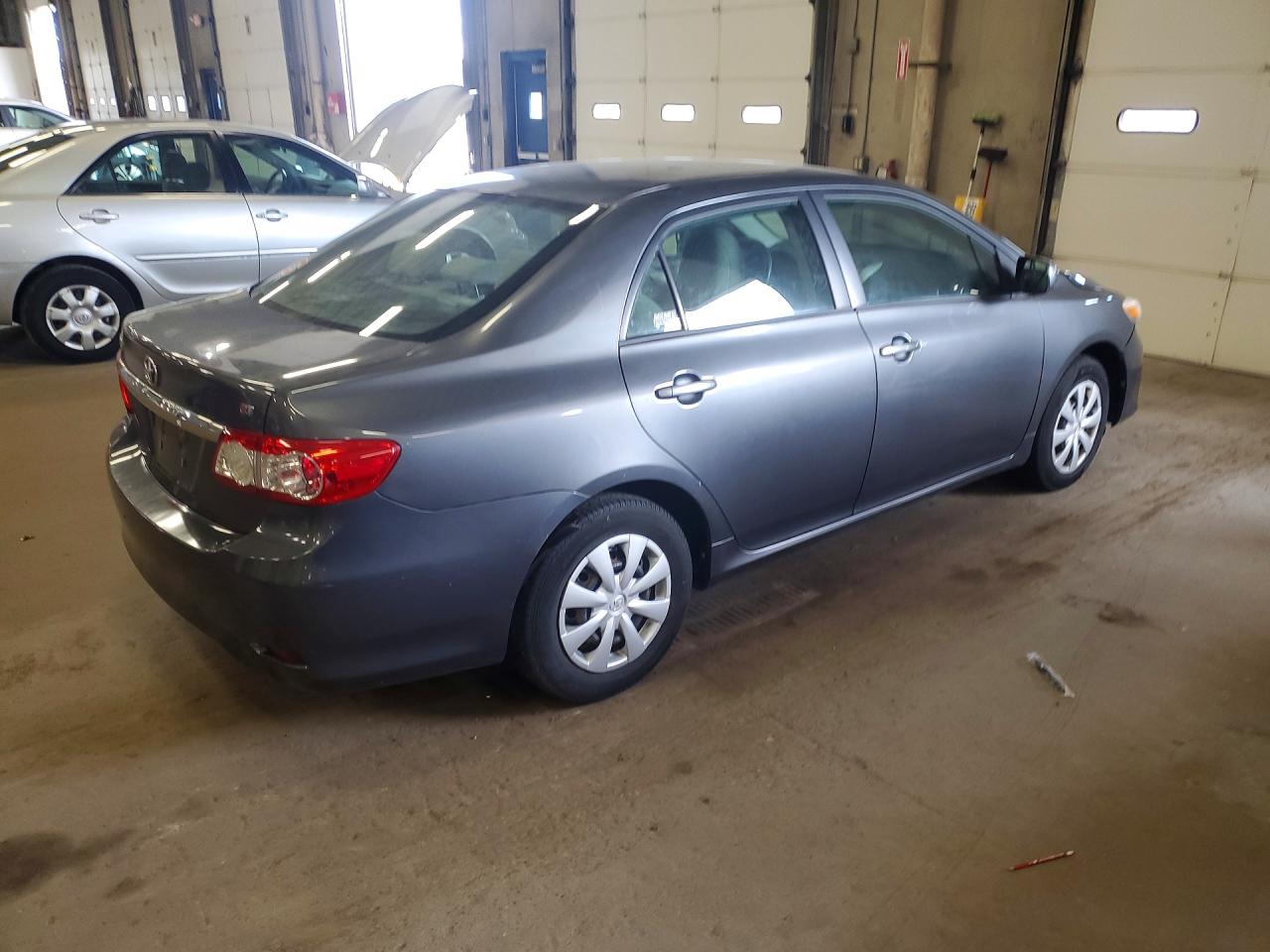 2011 Toyota Corolla Le Серый vin: 2T1BU4EE2BC543125