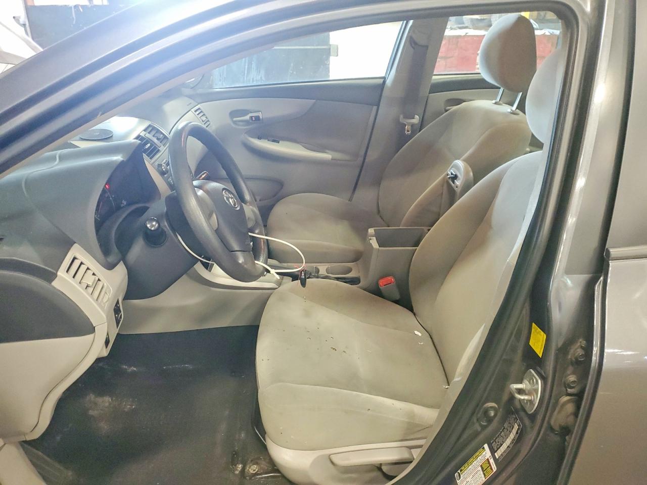 2011 Toyota Corolla Le Серый vin: 2T1BU4EE2BC543125