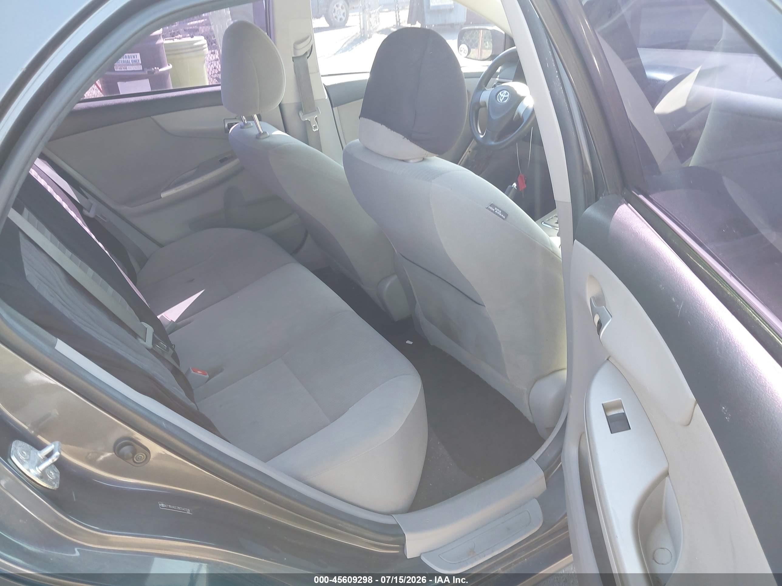 2011 Toyota Corolla Le Gray vin: 2T1BU4EE2BC547739