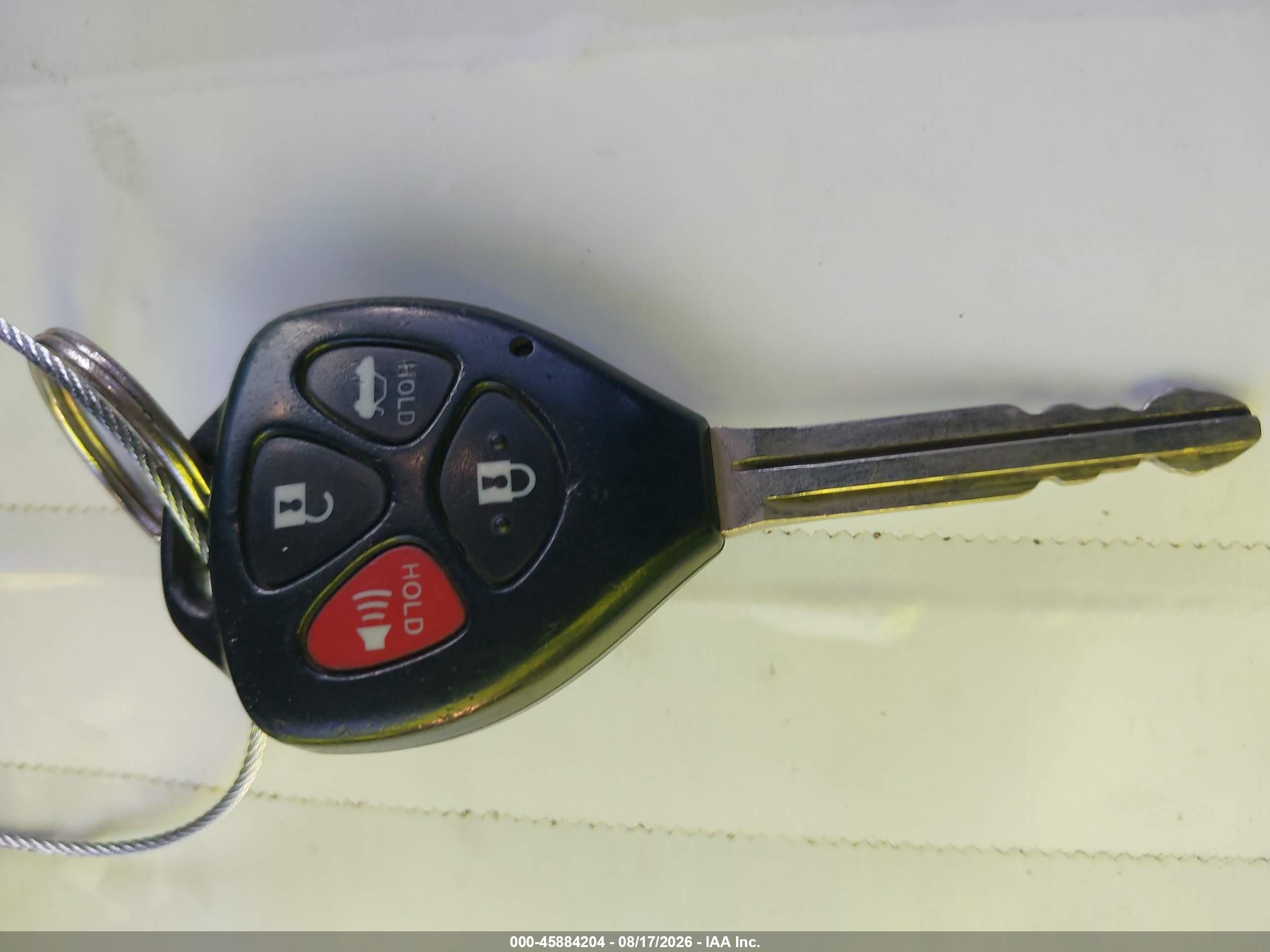 2011 Toyota Corolla Le Red vin: 2T1BU4EE2BC563973