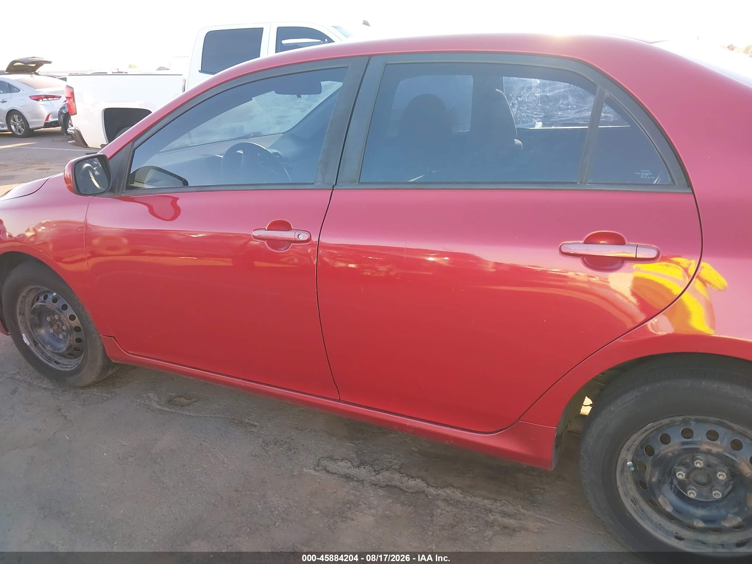 2011 Toyota Corolla Le Red vin: 2T1BU4EE2BC563973