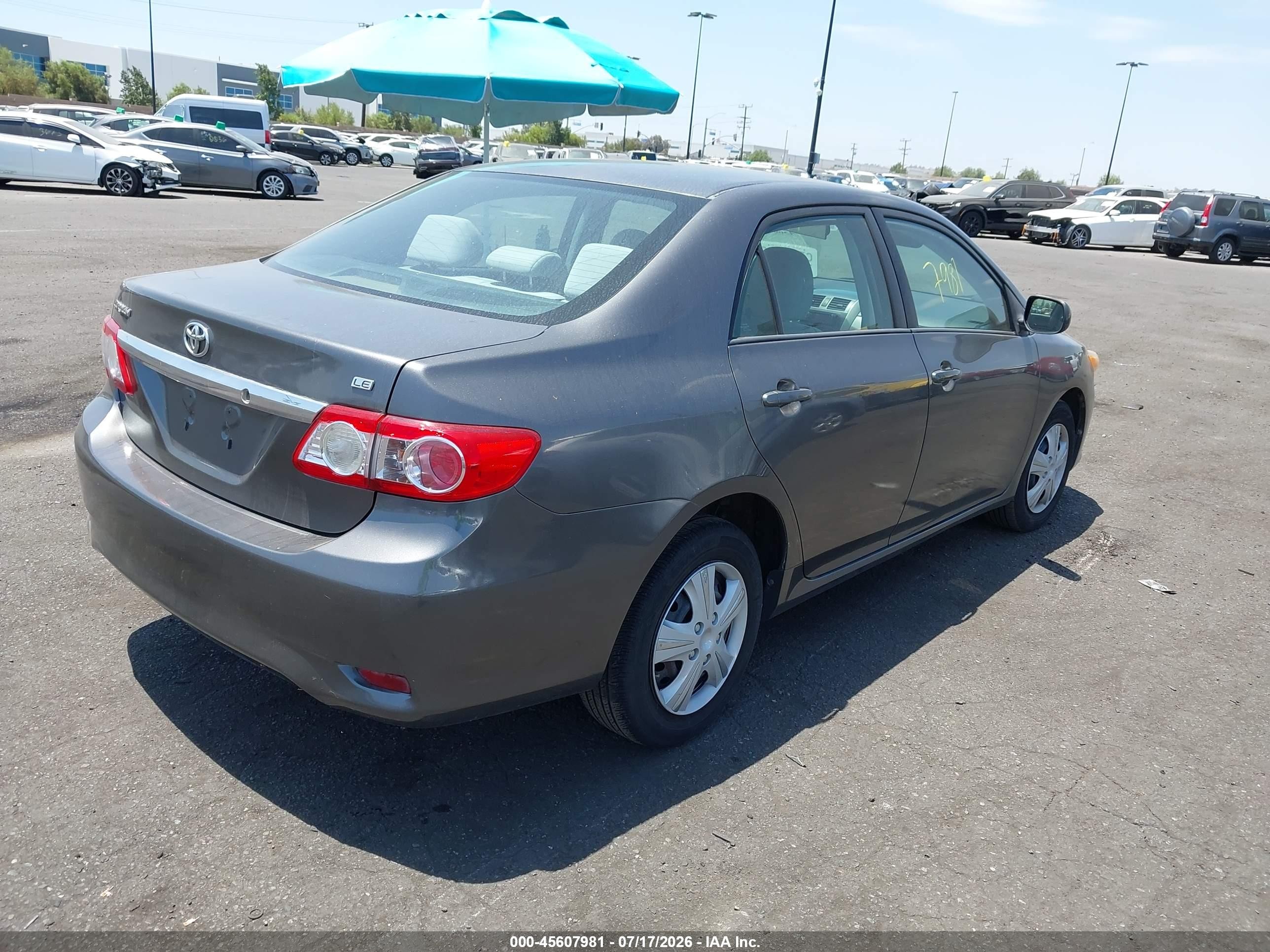2011 Toyota Corolla Le Silver vin: 2T1BU4EE2BC564749