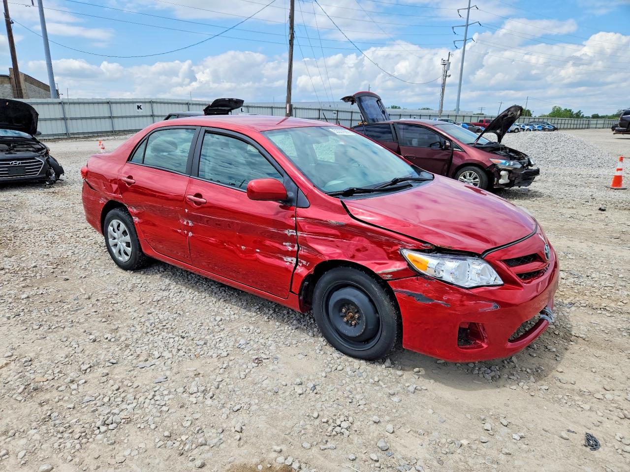 2011 Toyota Corolla Le Red vin: 2T1BU4EE2BC570048
