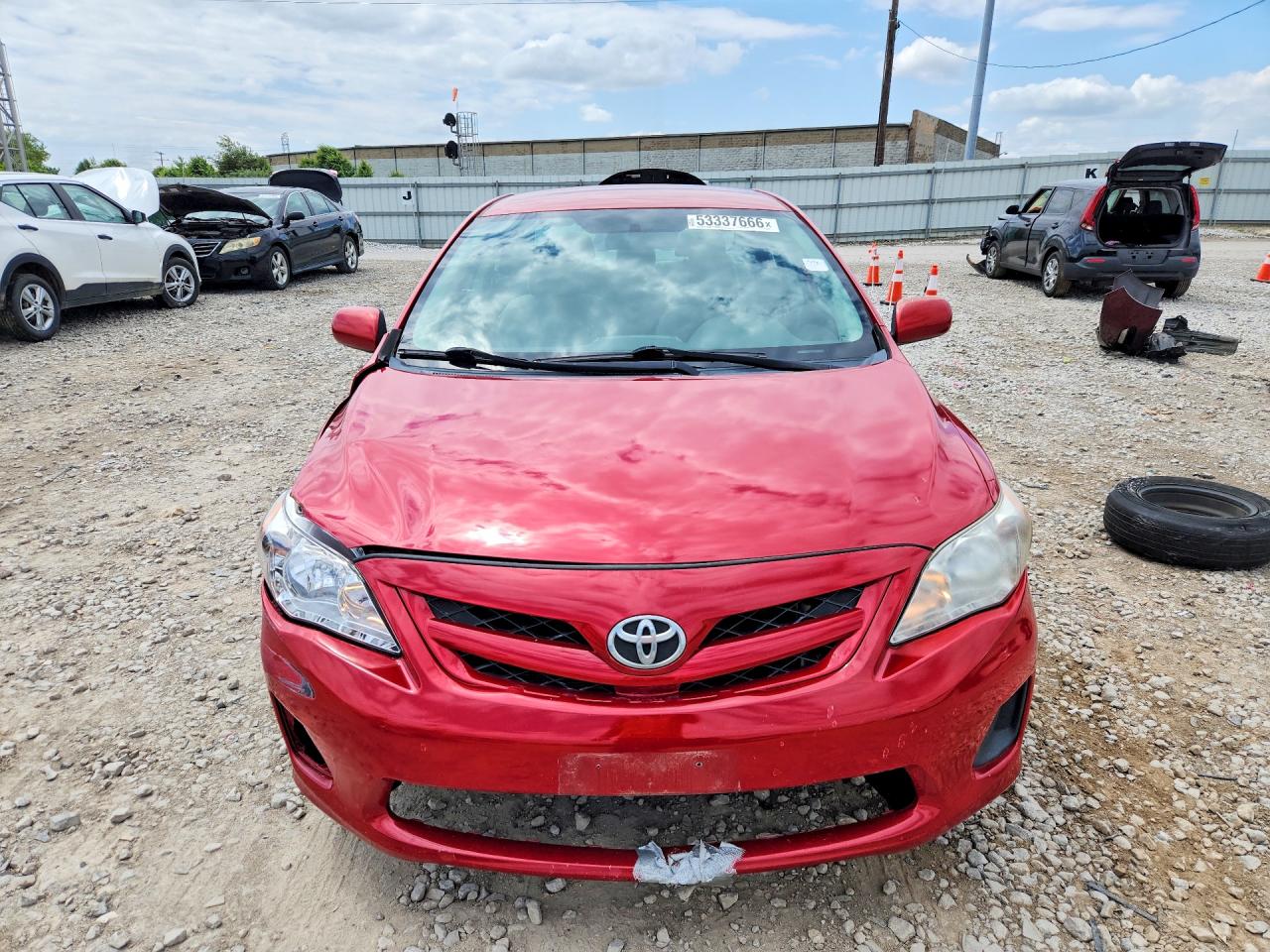 2011 Toyota Corolla Le Red vin: 2T1BU4EE2BC570048