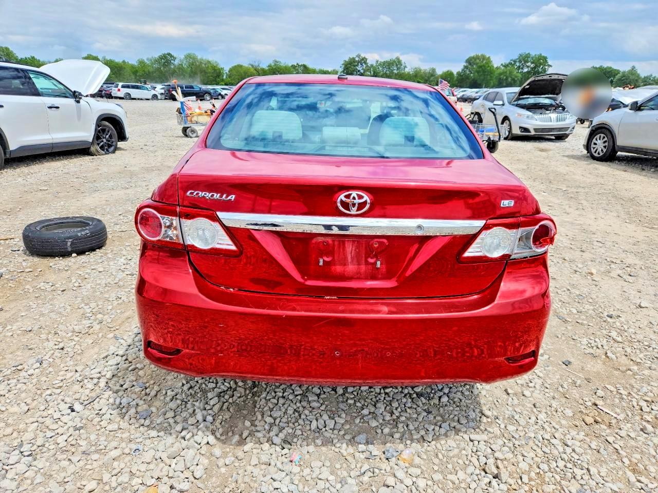 2011 Toyota Corolla Le Red vin: 2T1BU4EE2BC570048