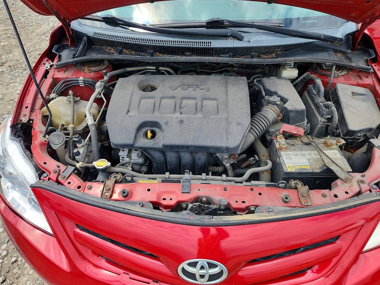 2011 Toyota Corolla Le Red vin: 2T1BU4EE2BC570048