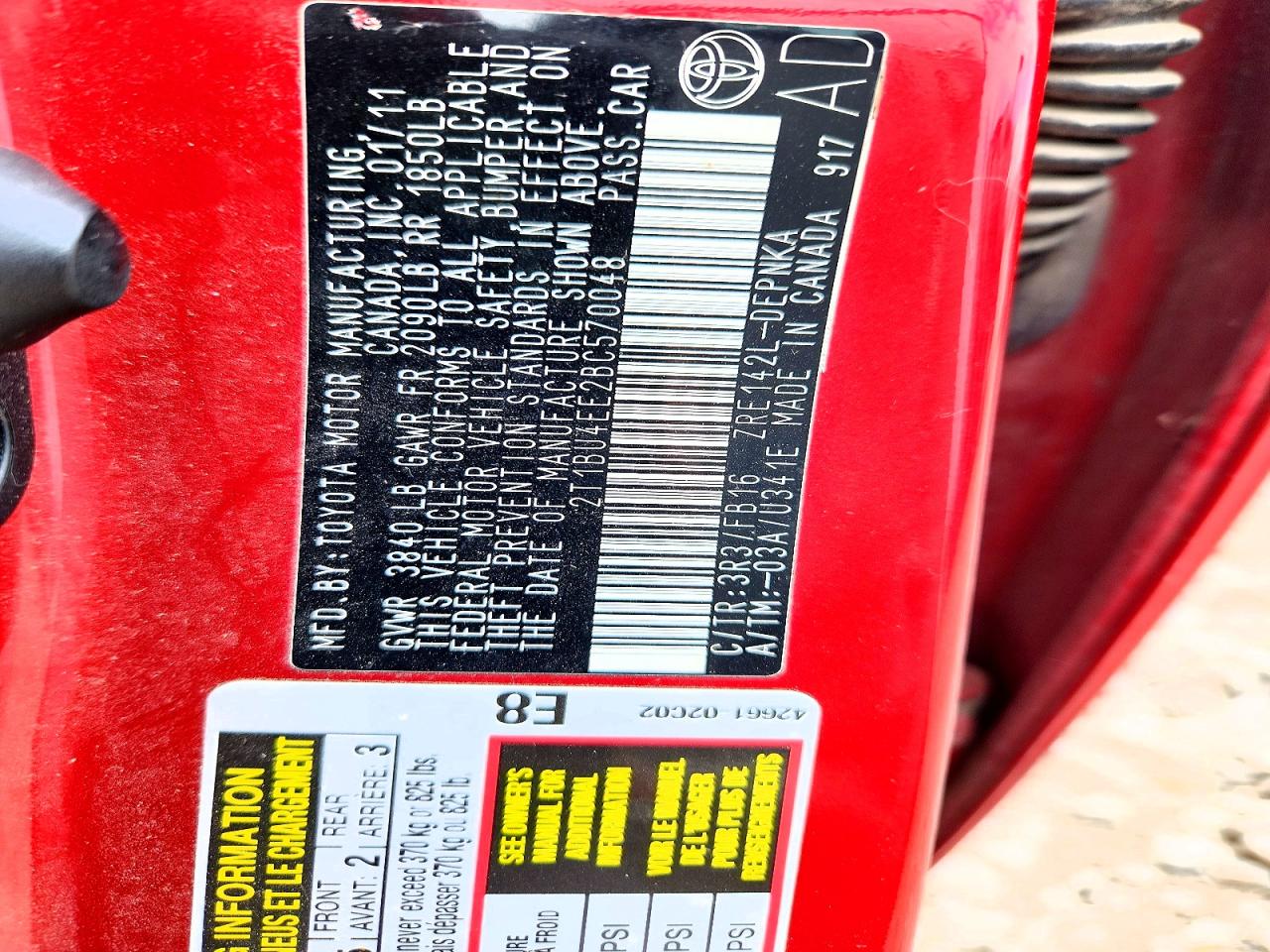 2011 Toyota Corolla Le Red vin: 2T1BU4EE2BC570048