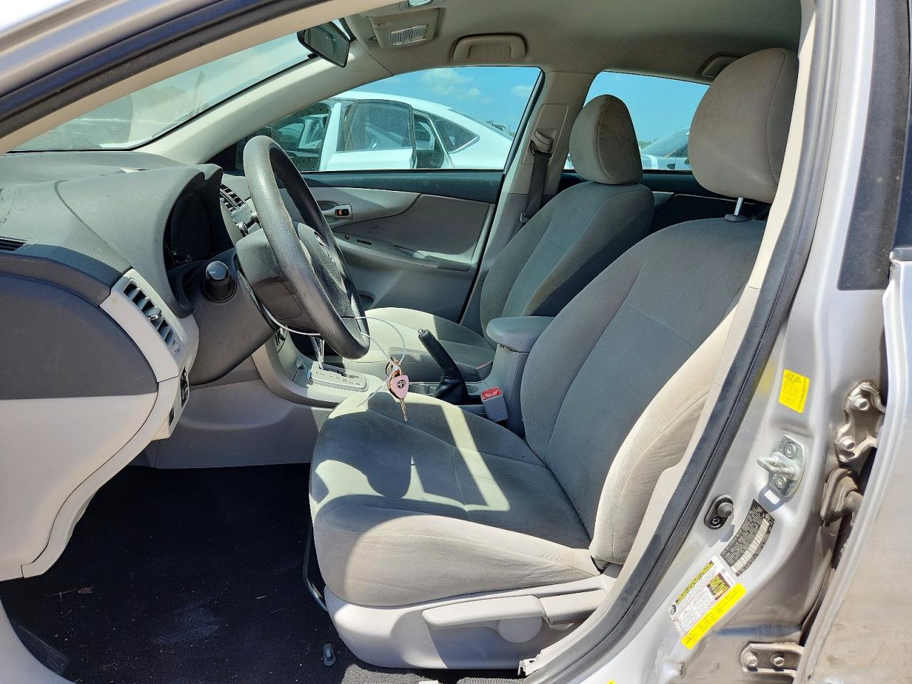 2011 Toyota Corolla Le Silver vin: 2T1BU4EE2BC602254
