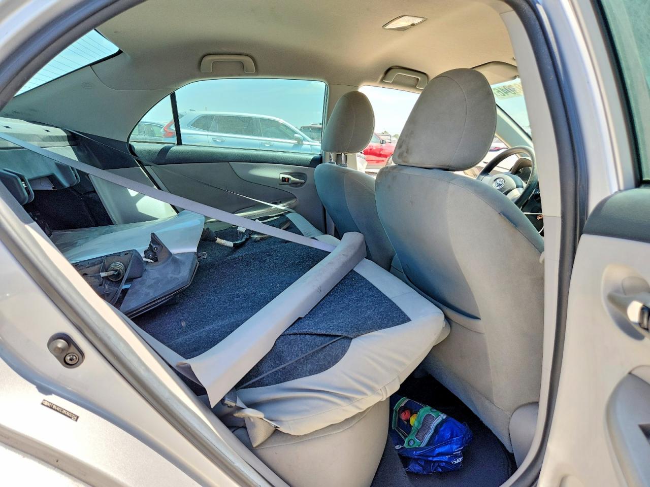 2011 Toyota Corolla Le Silver vin: 2T1BU4EE2BC602254