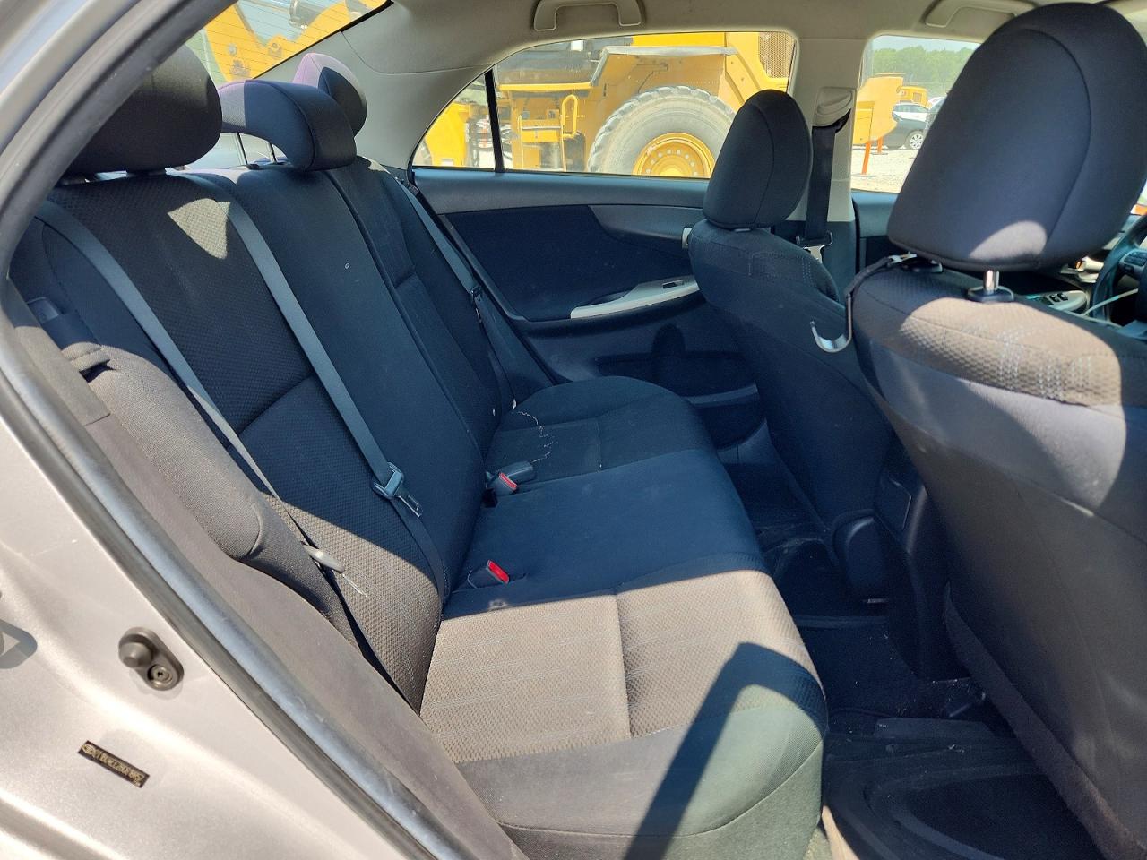2011 Toyota Corolla S Silver vin: 2T1BU4EE2BC618857