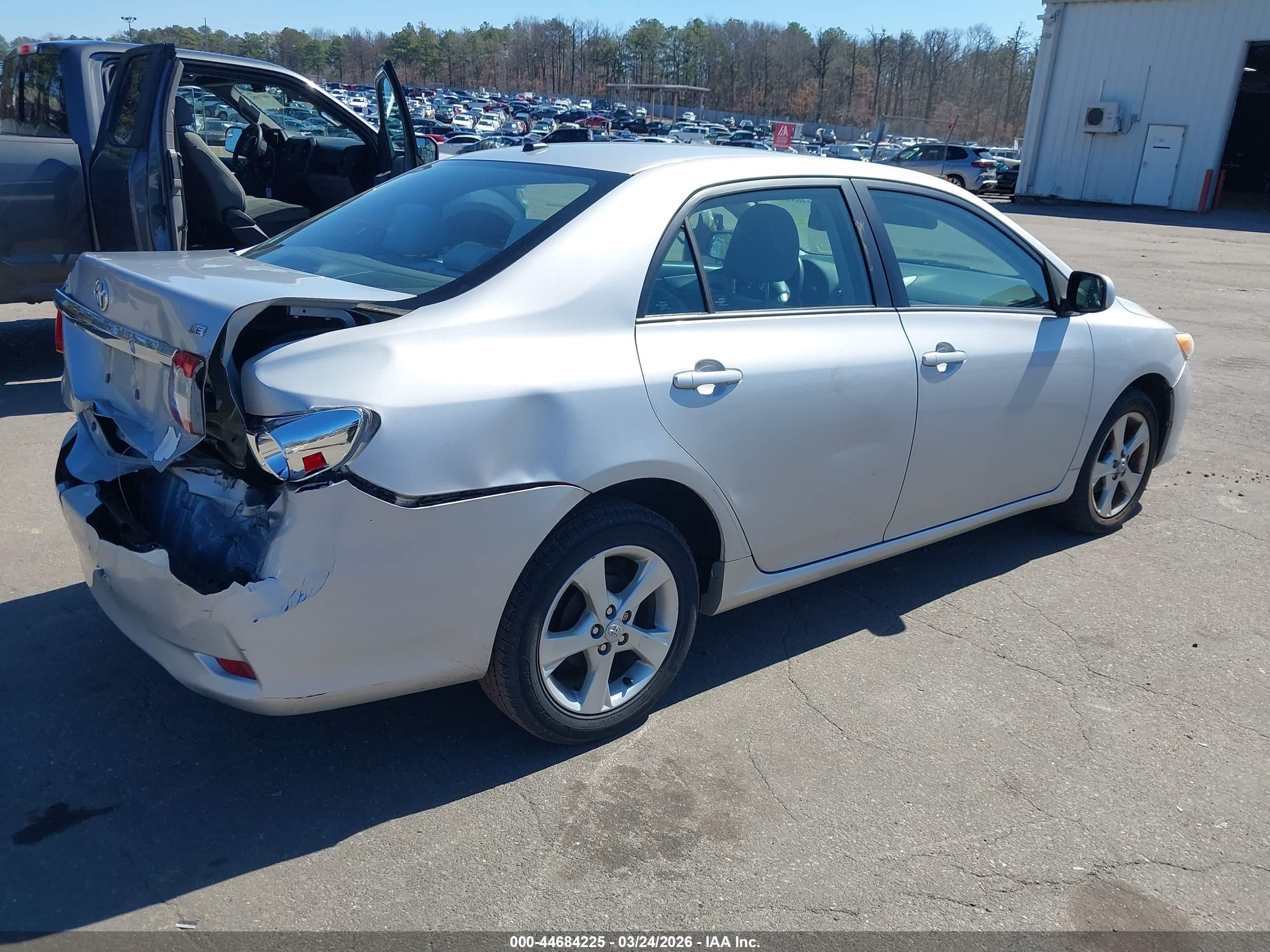 2011 Toyota Corolla Le Silver vin: 2T1BU4EE2BC624125