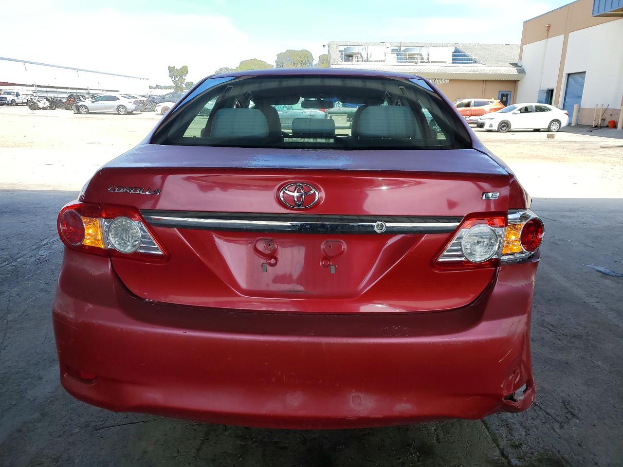 2011 Toyota Corolla Le Red vin: 2T1BU4EE2BC627610