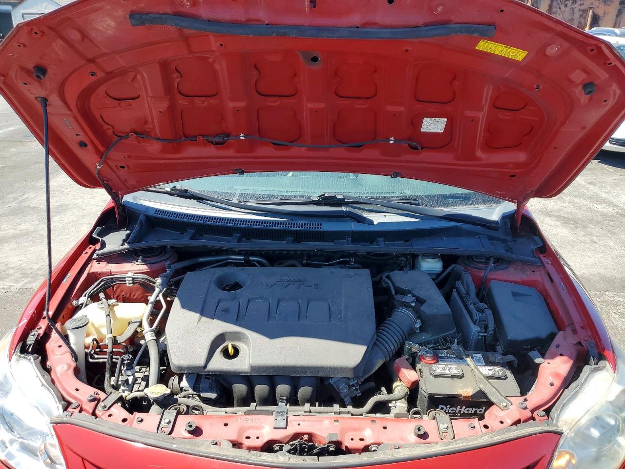 2011 Toyota Corolla Le Red vin: 2T1BU4EE2BC634766