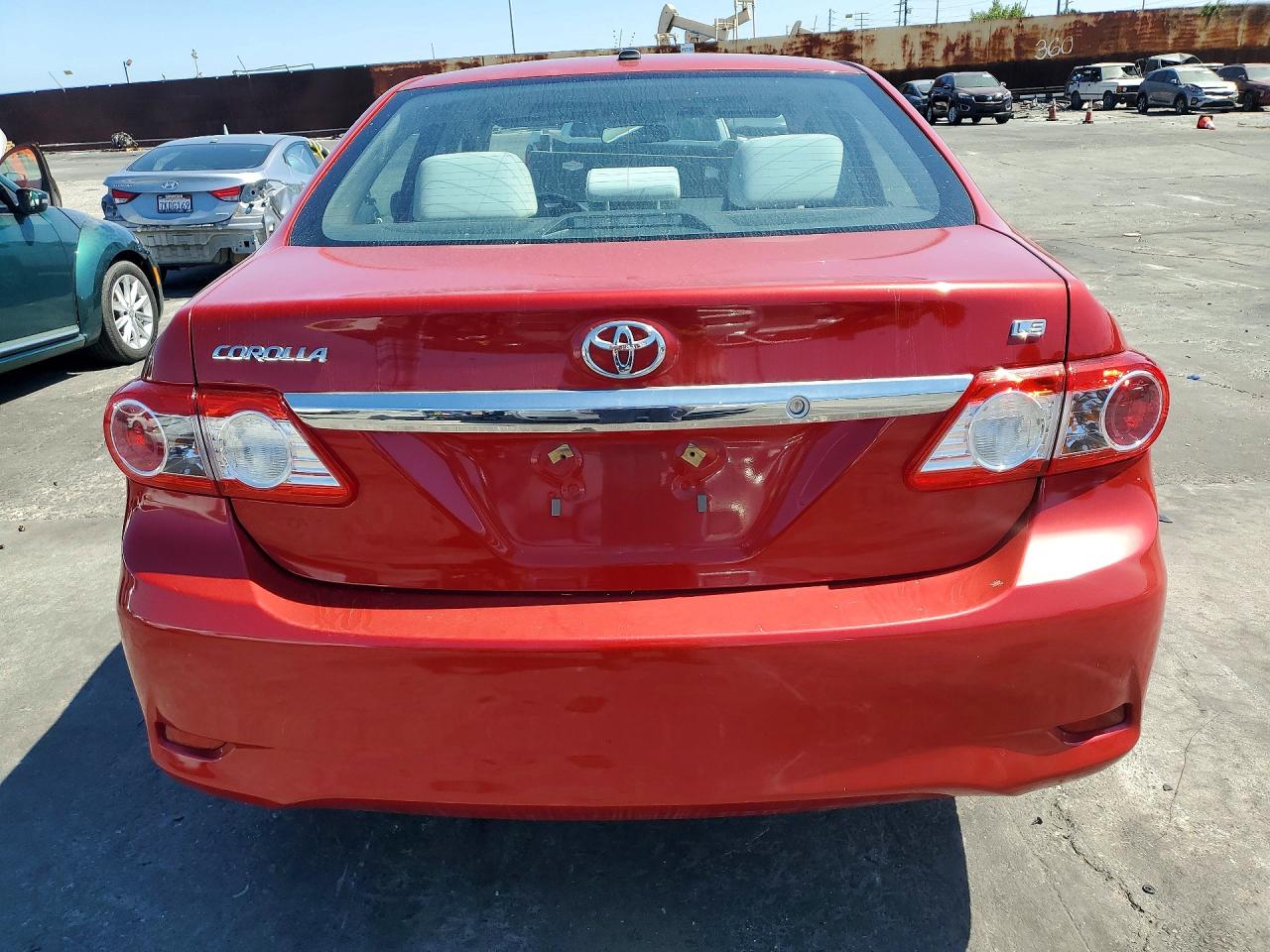 2011 Toyota Corolla Le Red vin: 2T1BU4EE2BC634766