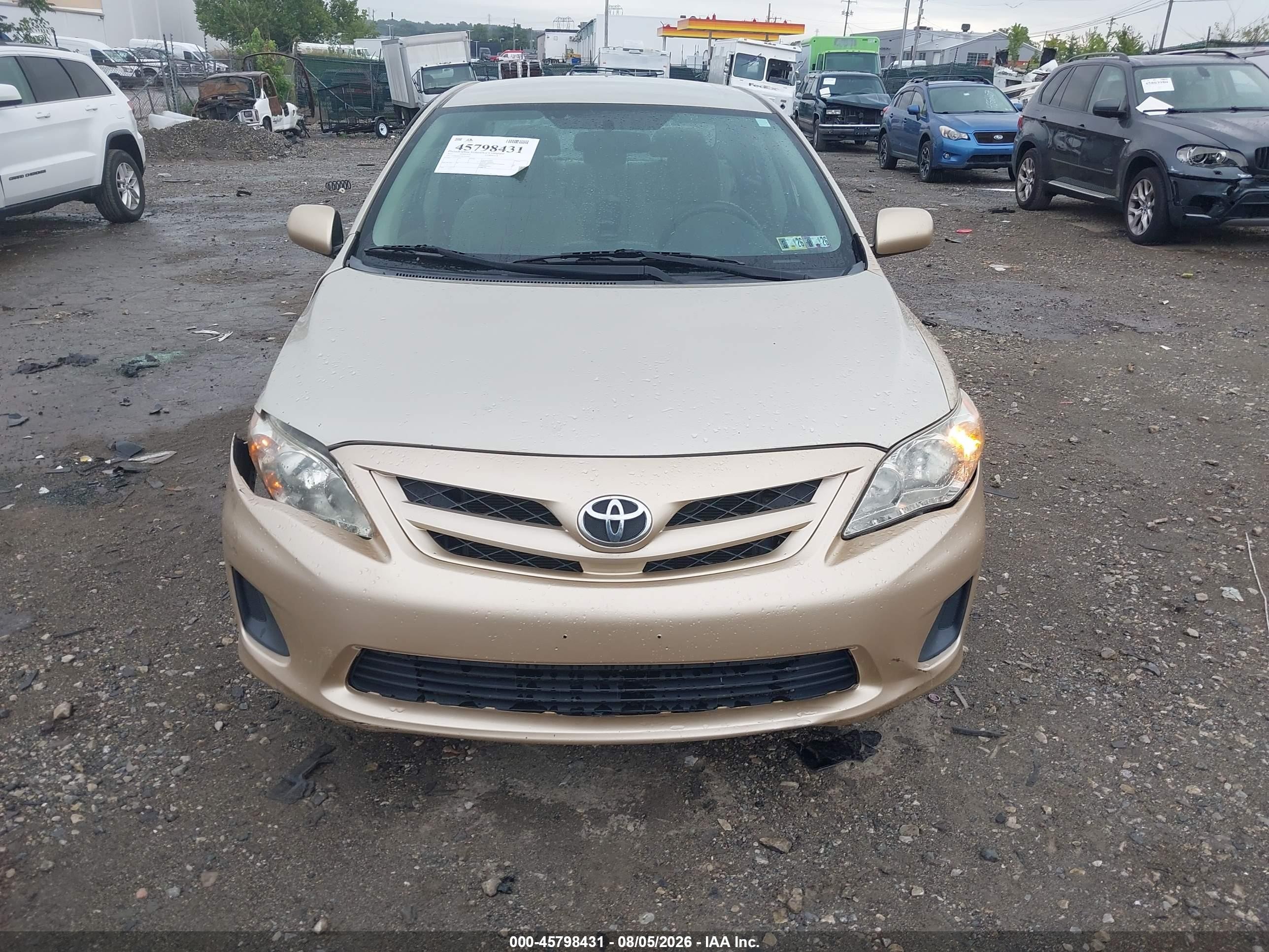 2011 Toyota Corolla Le Gold vin: 2T1BU4EE2BC661093