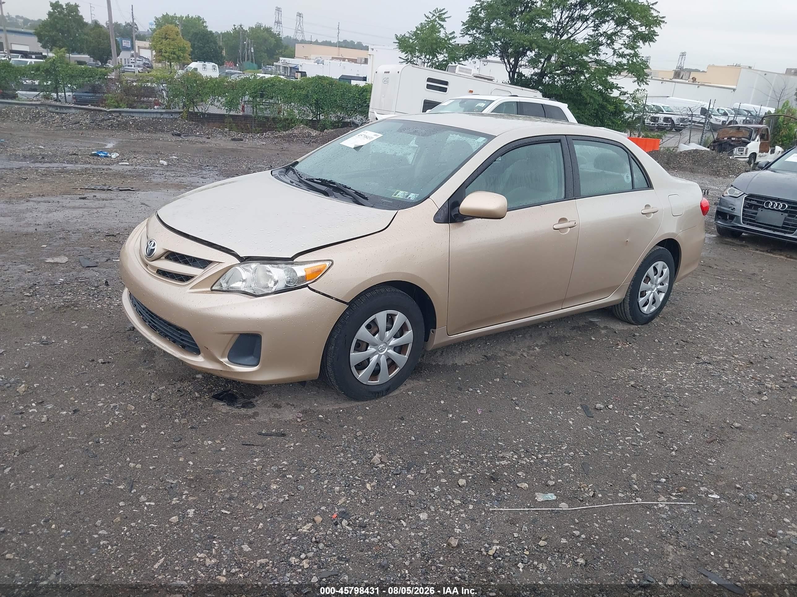 2011 Toyota Corolla Le Gold vin: 2T1BU4EE2BC661093