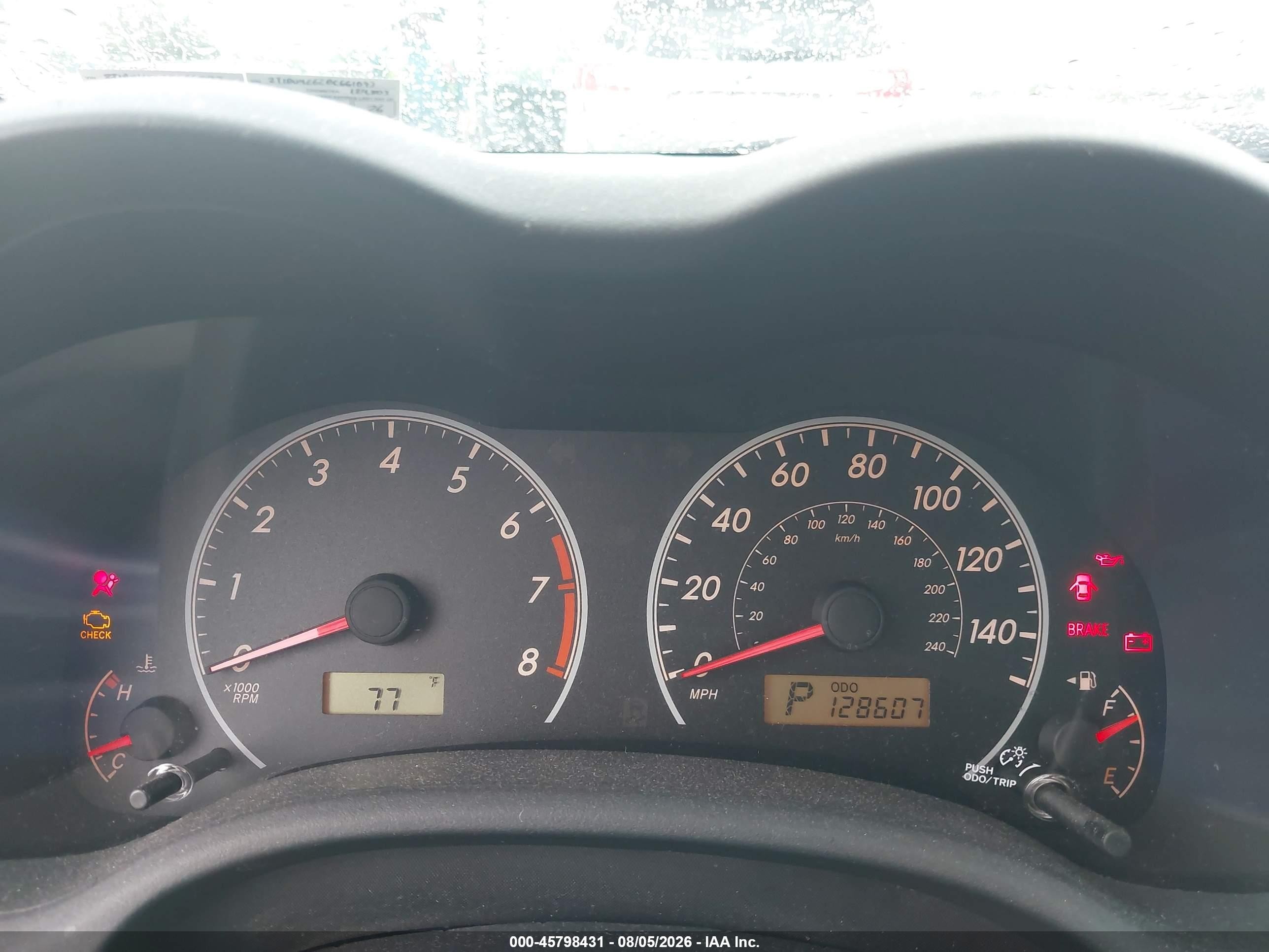 2011 Toyota Corolla Le Gold vin: 2T1BU4EE2BC661093
