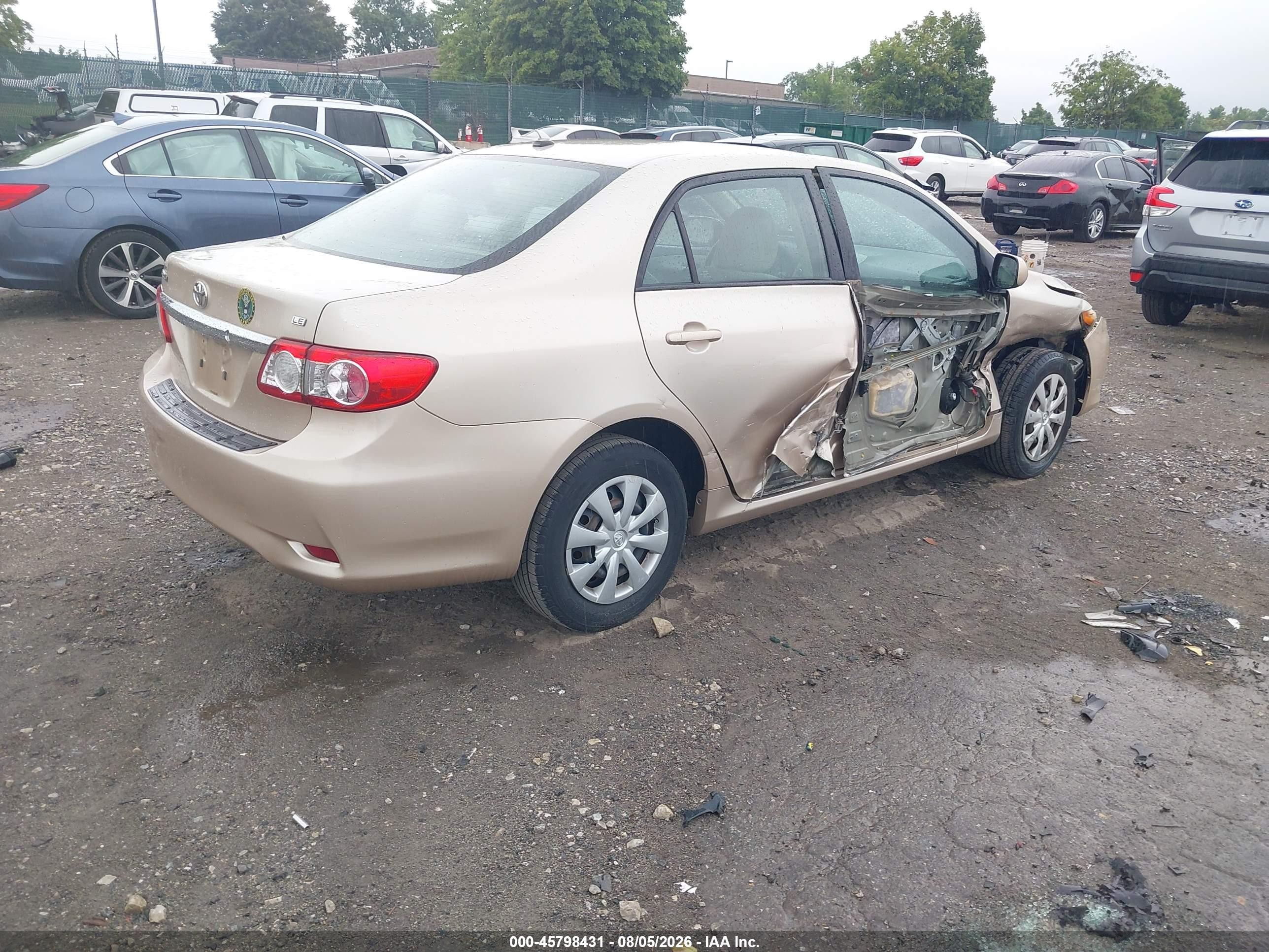 2011 Toyota Corolla Le Gold vin: 2T1BU4EE2BC661093