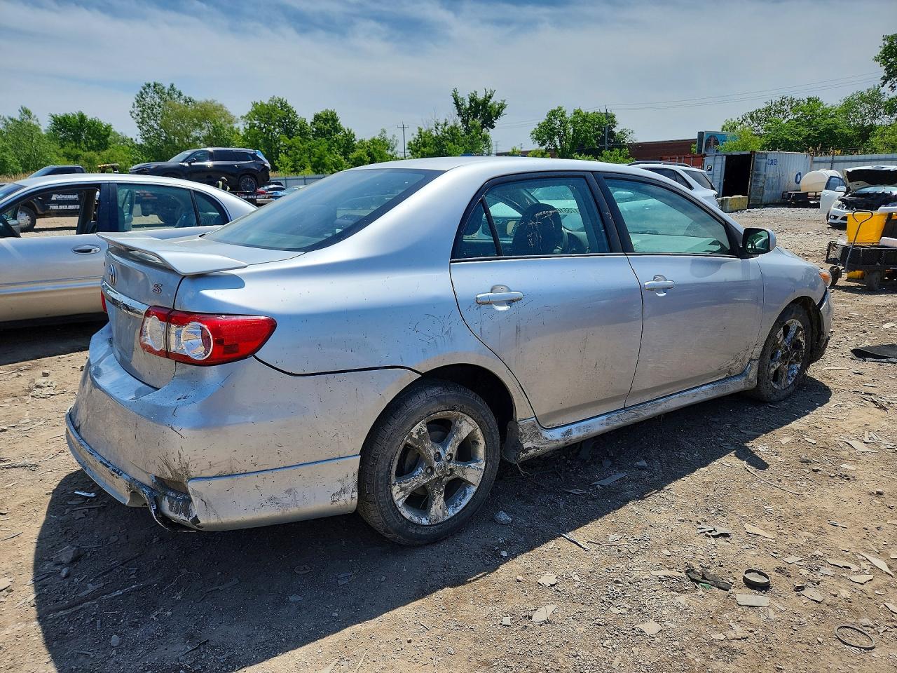 2011 Toyota Corolla S Серебряный vin: 2T1BU4EE2BC670697