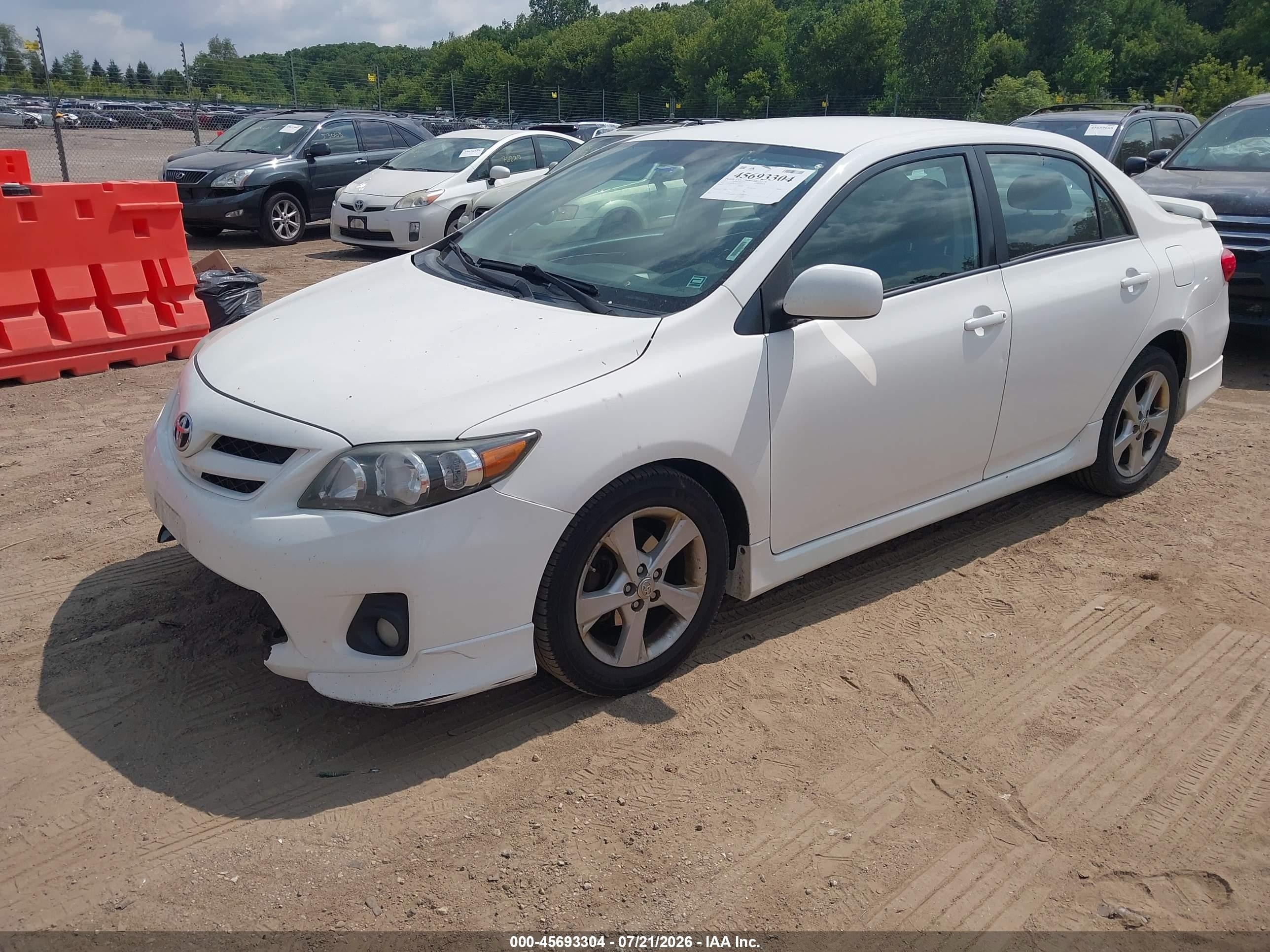 2011 Toyota Corolla S Белый vin: 2T1BU4EE2BC673227