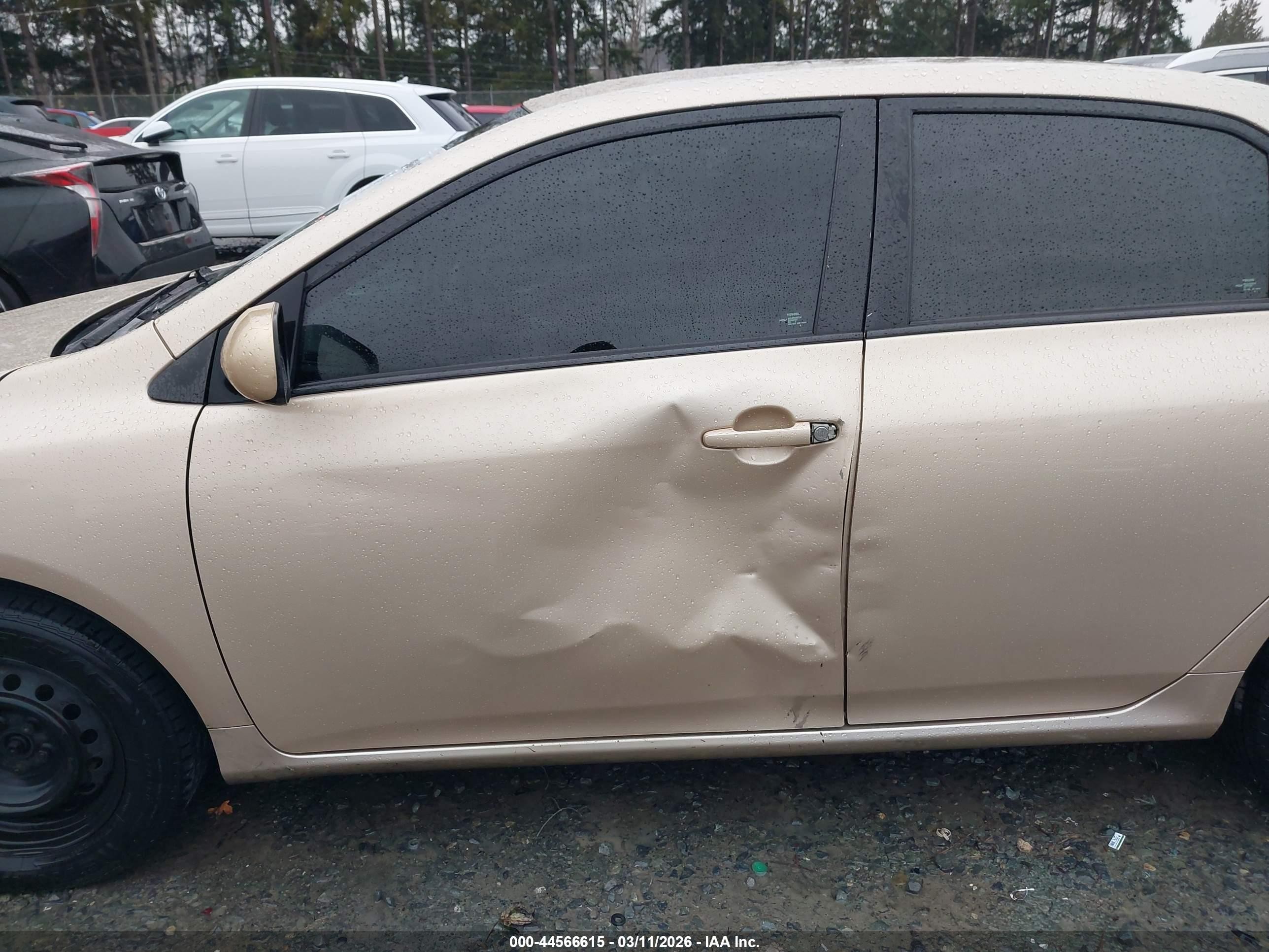 2011 Toyota Corolla Le Gold vin: 2T1BU4EE2BC682896