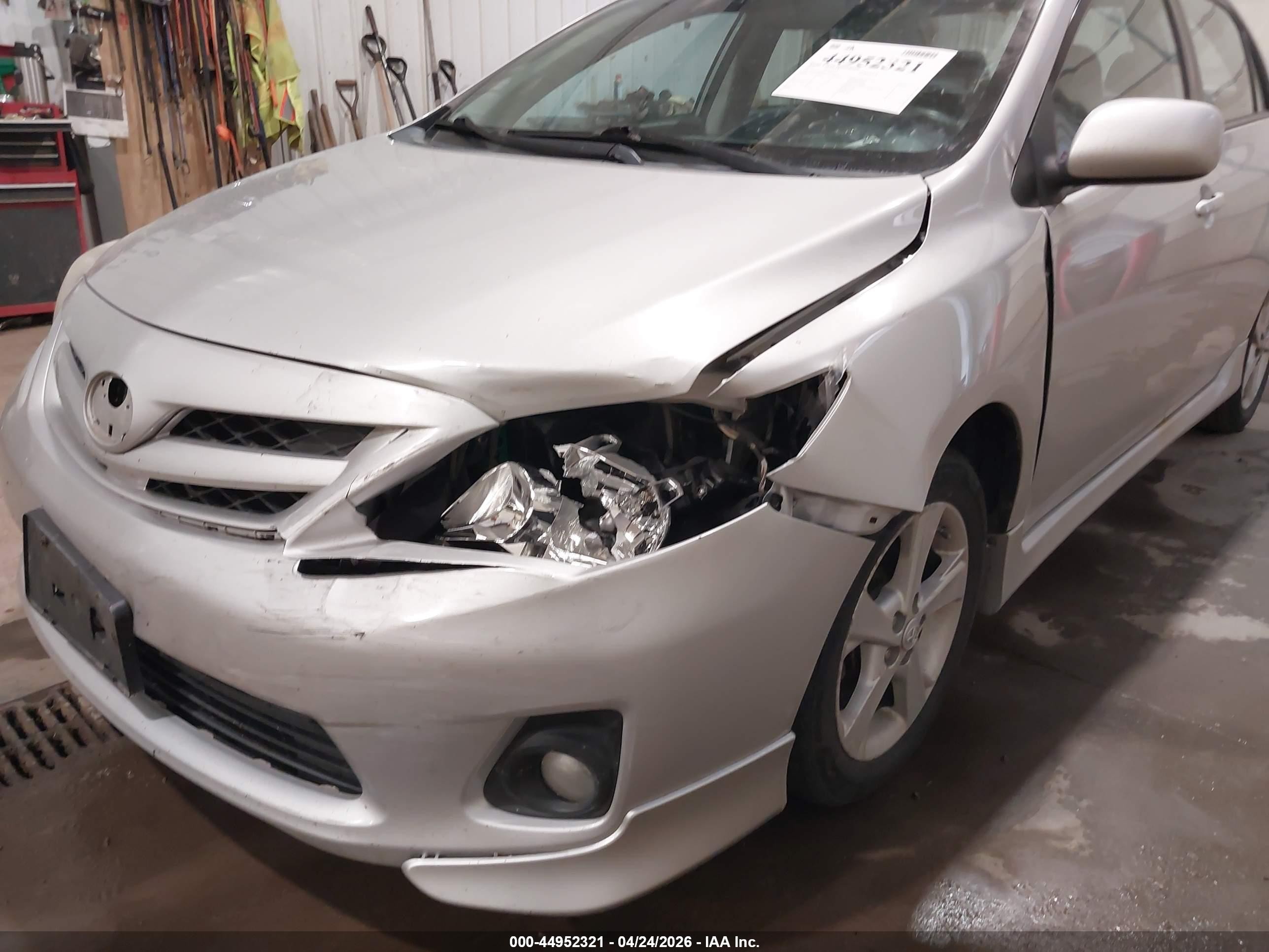 2011 Toyota Corolla S Silver vin: 2T1BU4EE2BC684454