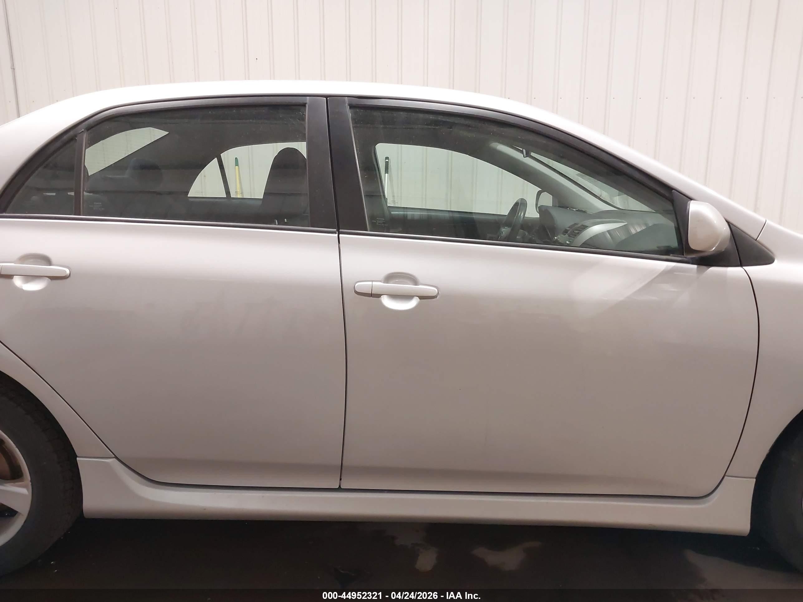 2011 Toyota Corolla S Silver vin: 2T1BU4EE2BC684454