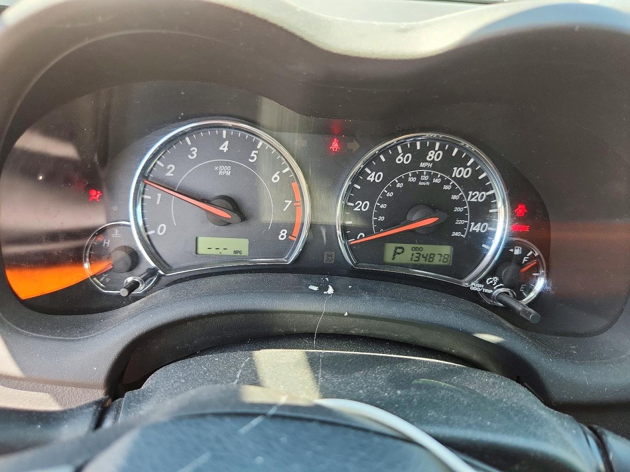 2011 Toyota Corolla S Серебряный vin: 2T1BU4EE2BC709403