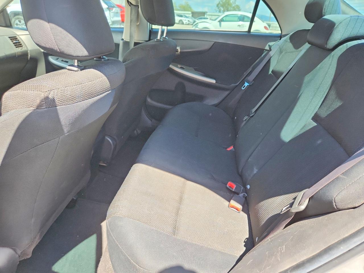 2011 Toyota Corolla S Серебряный vin: 2T1BU4EE2BC709403